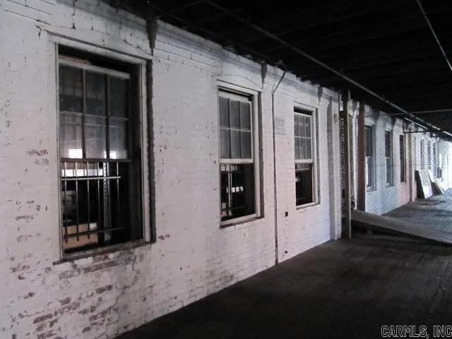 620 President Clinton Property Photo 4