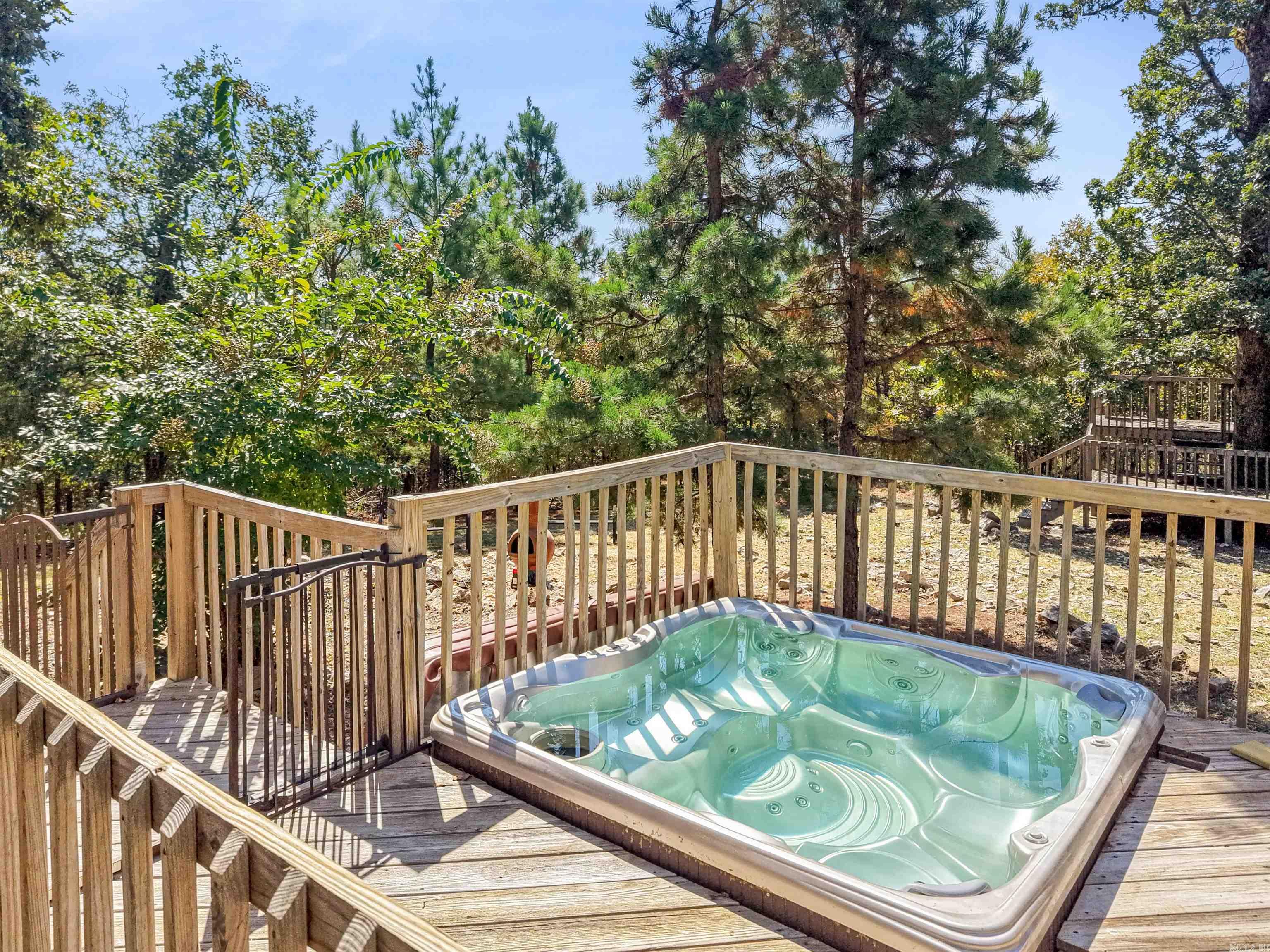 300 Hazelnut Place Property Photo 6