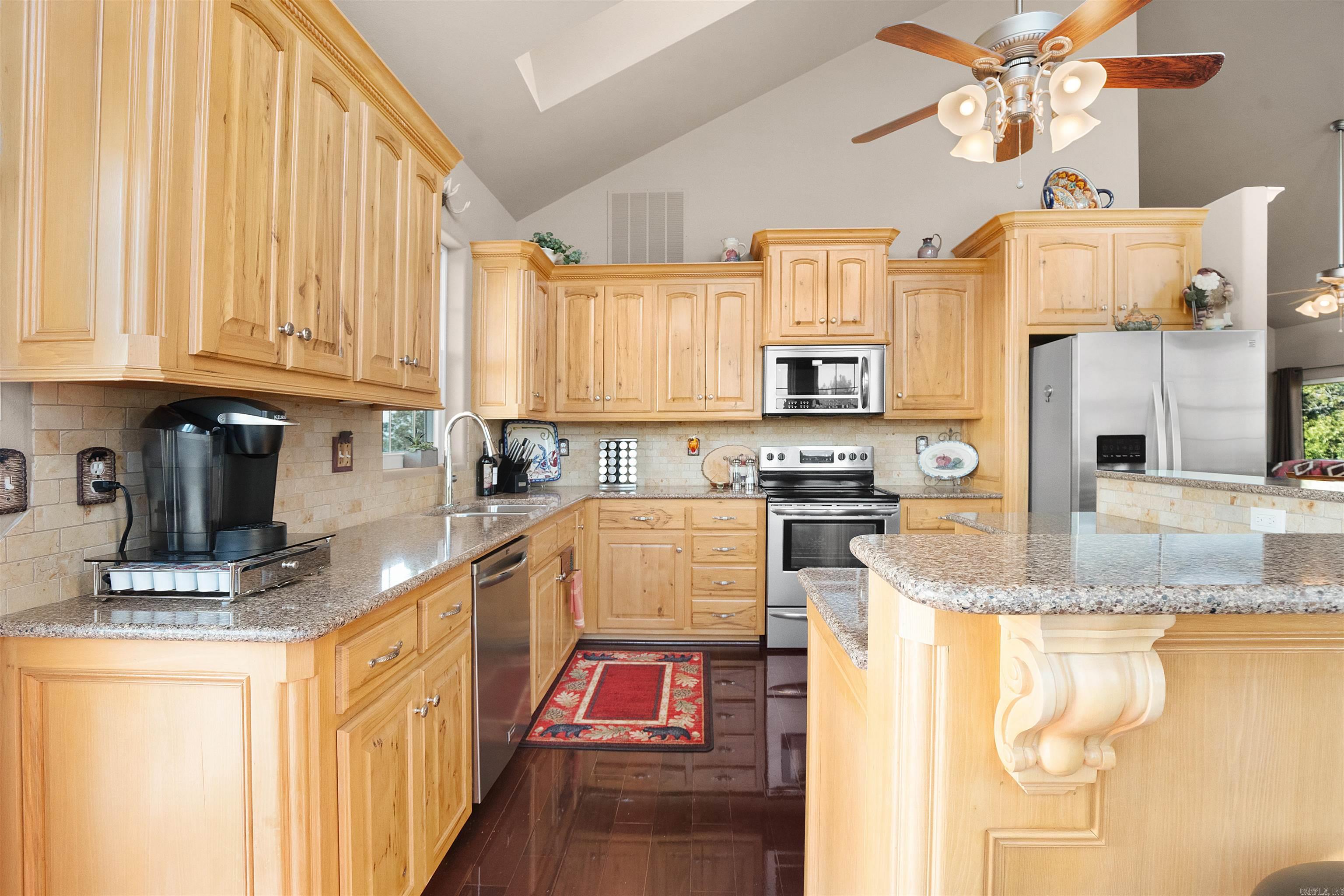 300 Hazelnut Place Property Photo 12