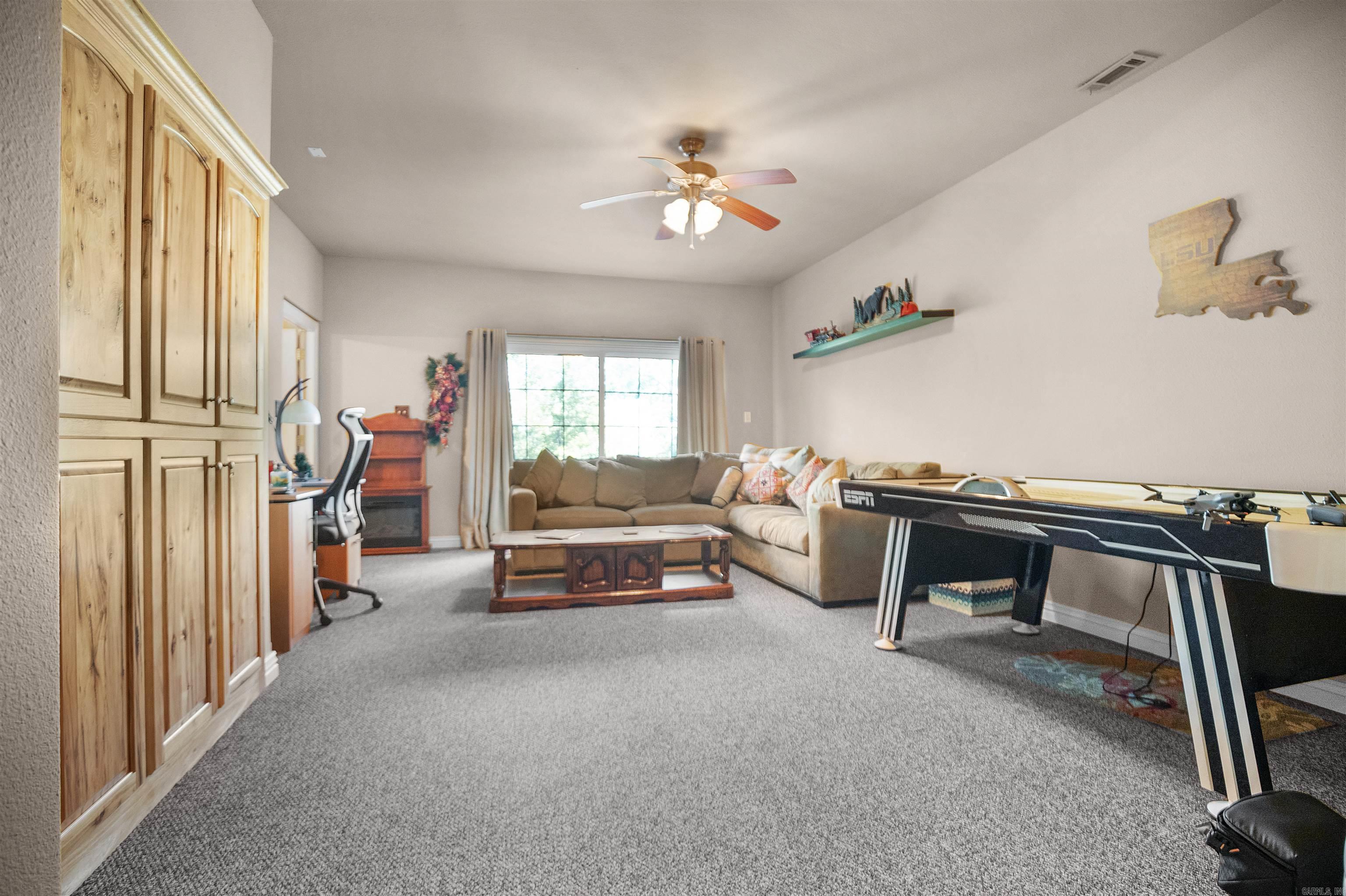 300 Hazelnut Place Property Photo 22