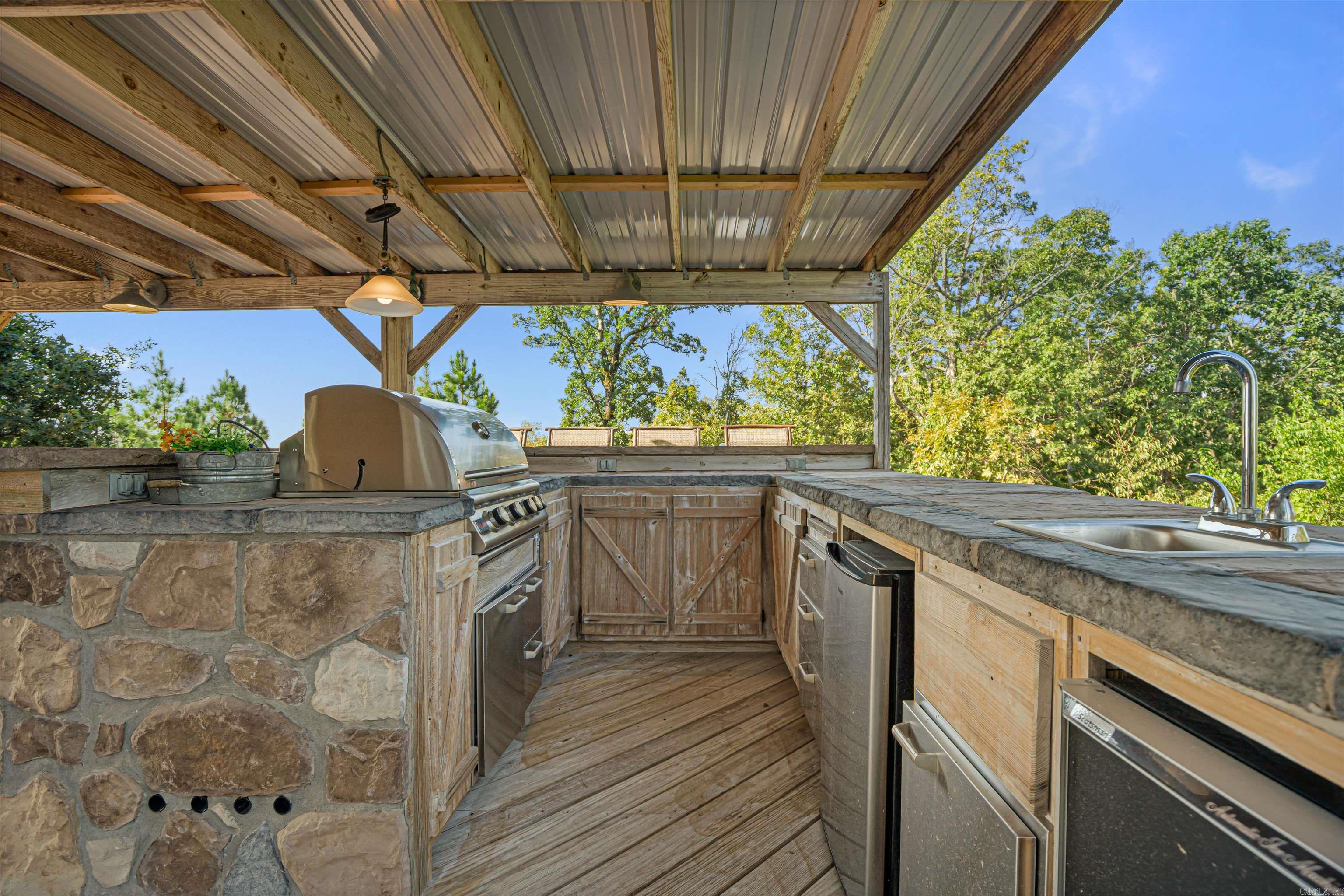 300 Hazelnut Place Property Photo 28