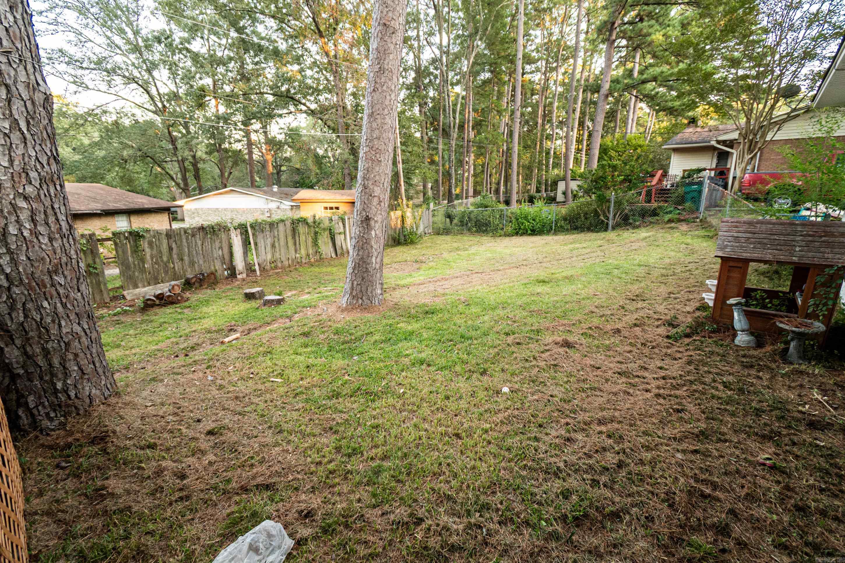 1211 Linwood Dr Property Photo 4