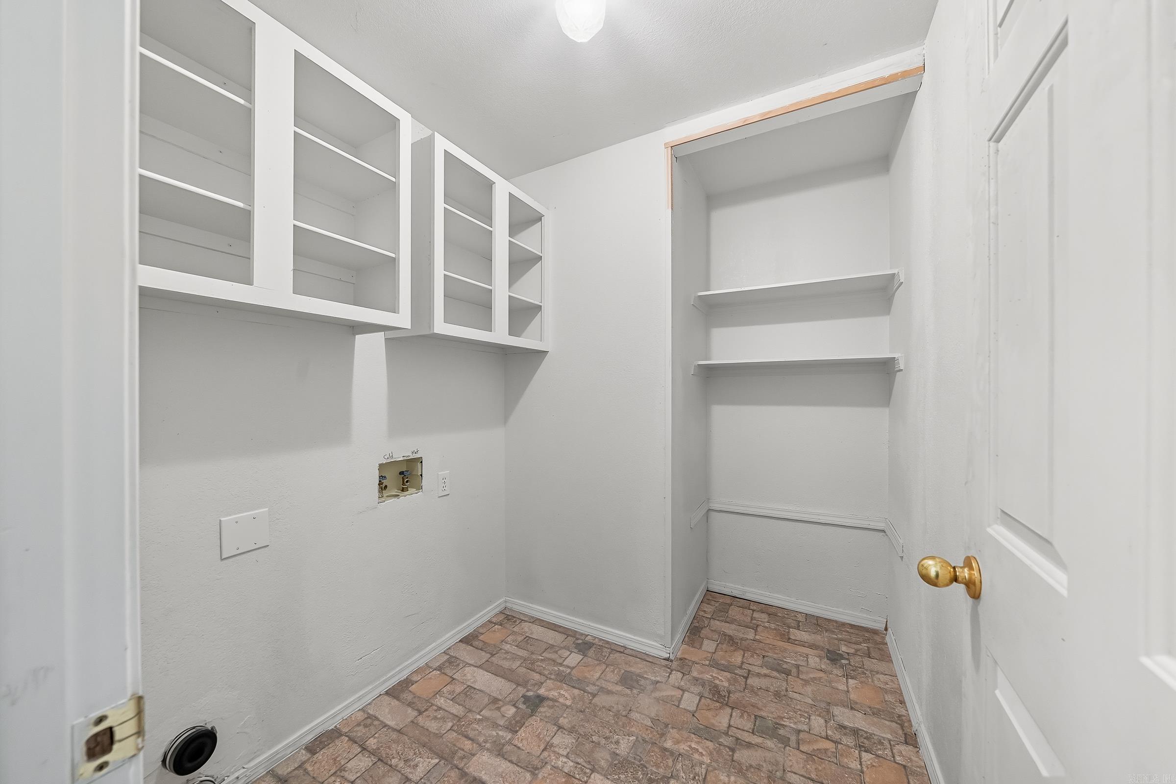 113 Amanda Ln Property Photo 7