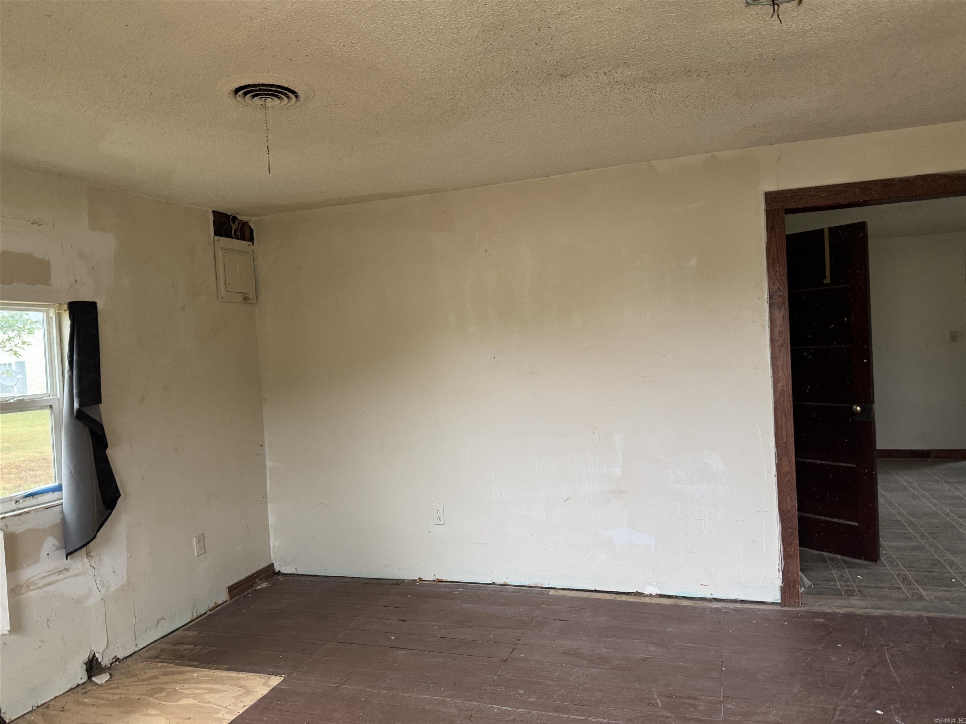 435 Spruce St Property Photo 5