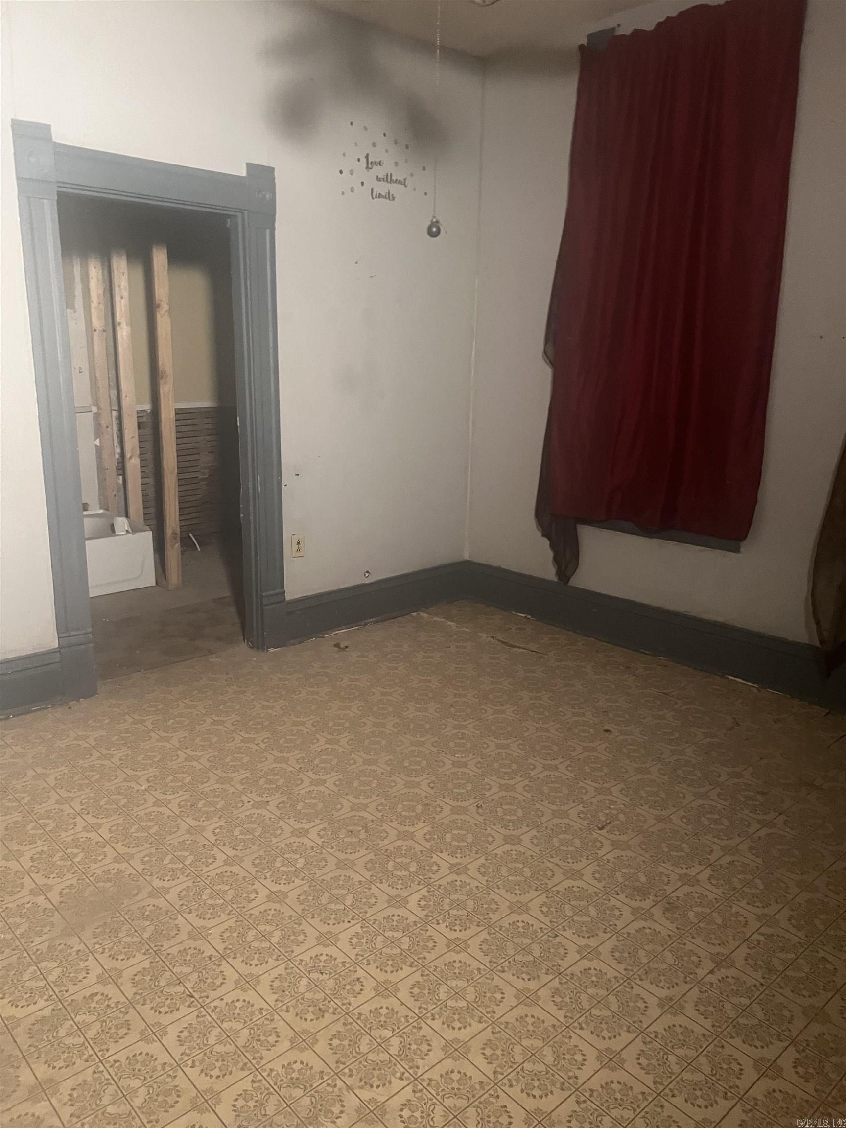 822 S Elm Street Property Photo 3