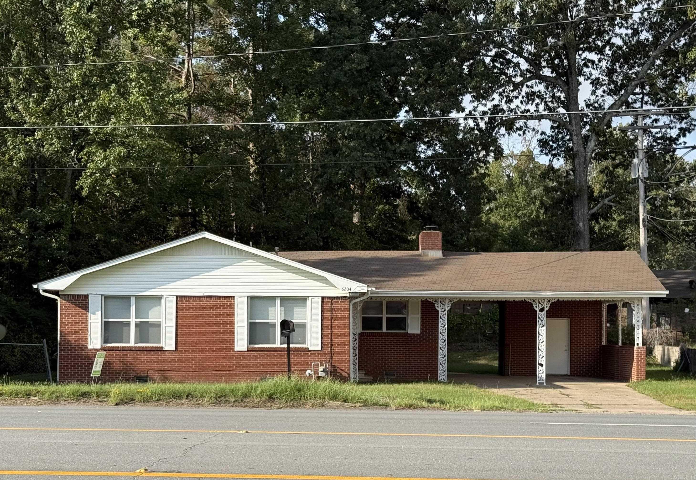 6204 Dollarway Property Photo 1
