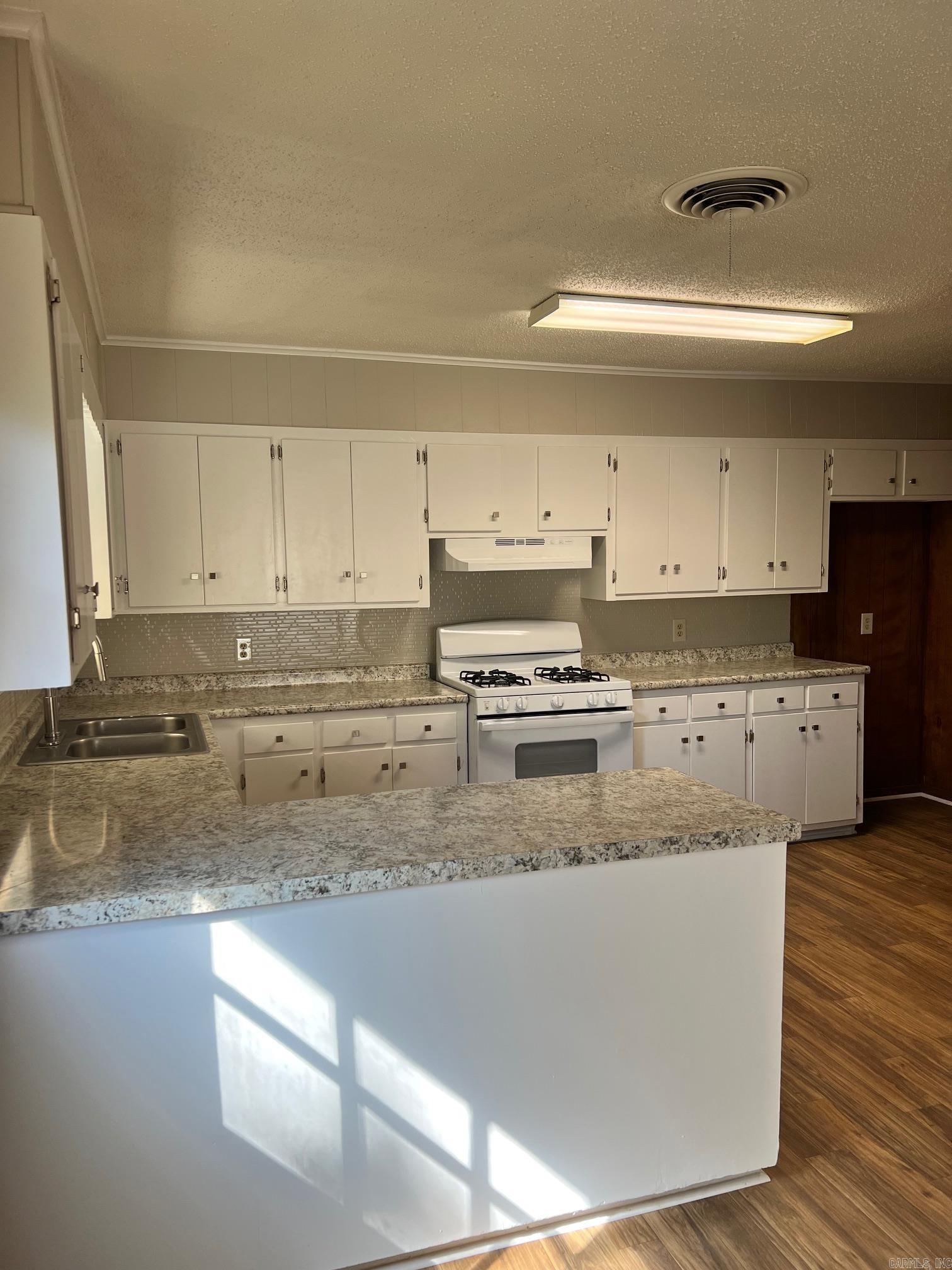 6204 Dollarway Property Photo 3