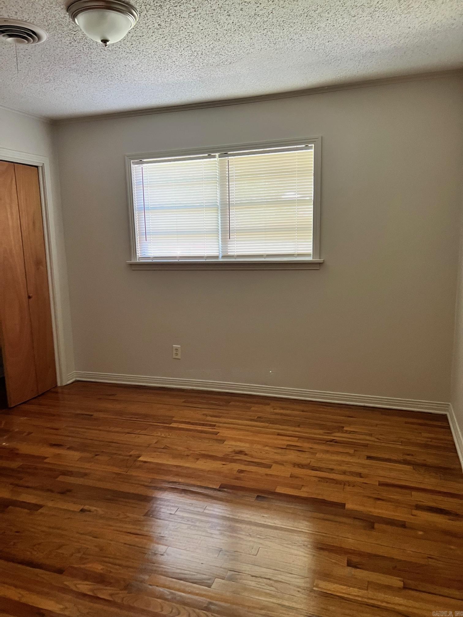 6204 Dollarway Property Photo 8