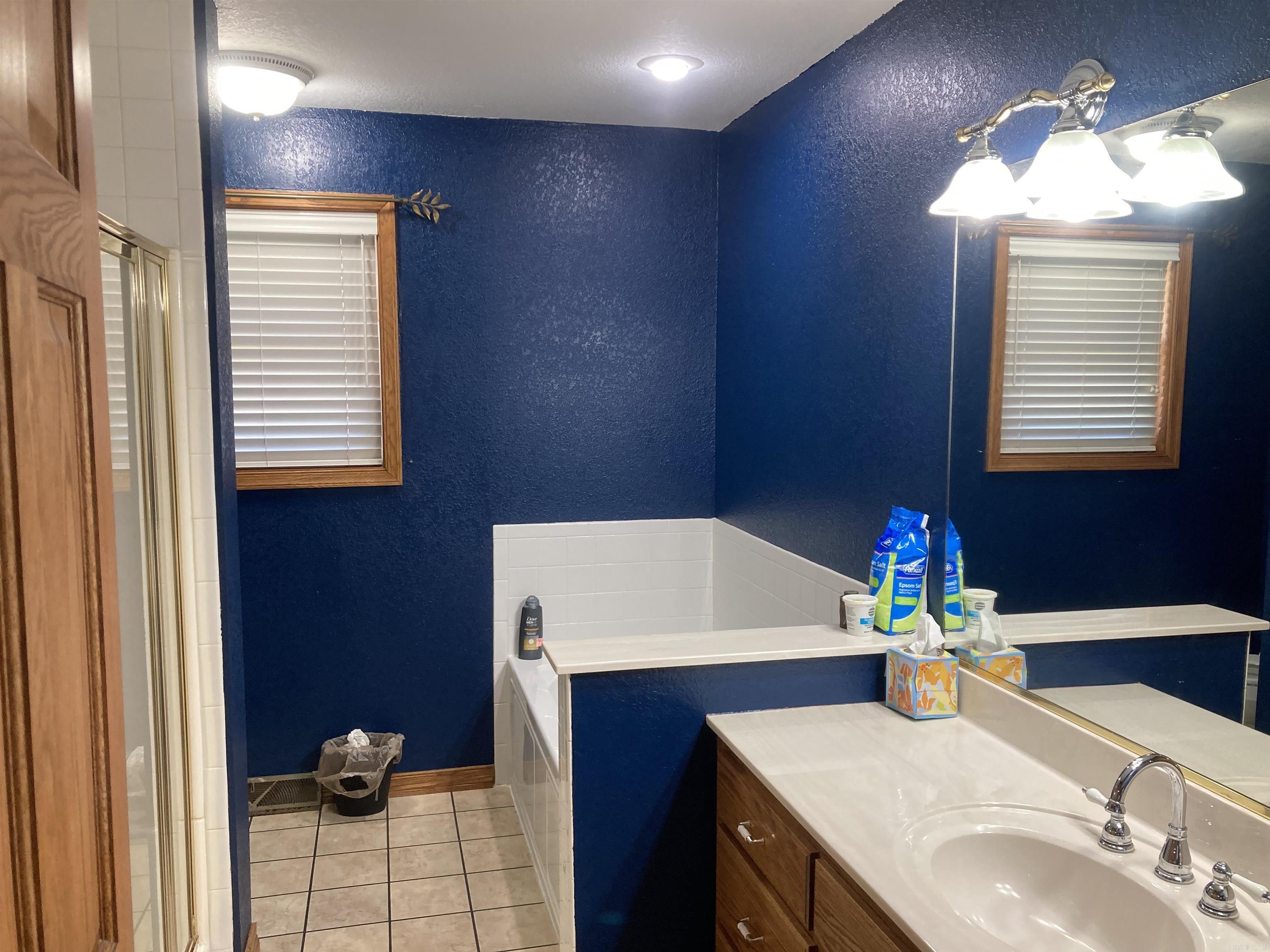 792 N Royal Avenue Property Photo 6