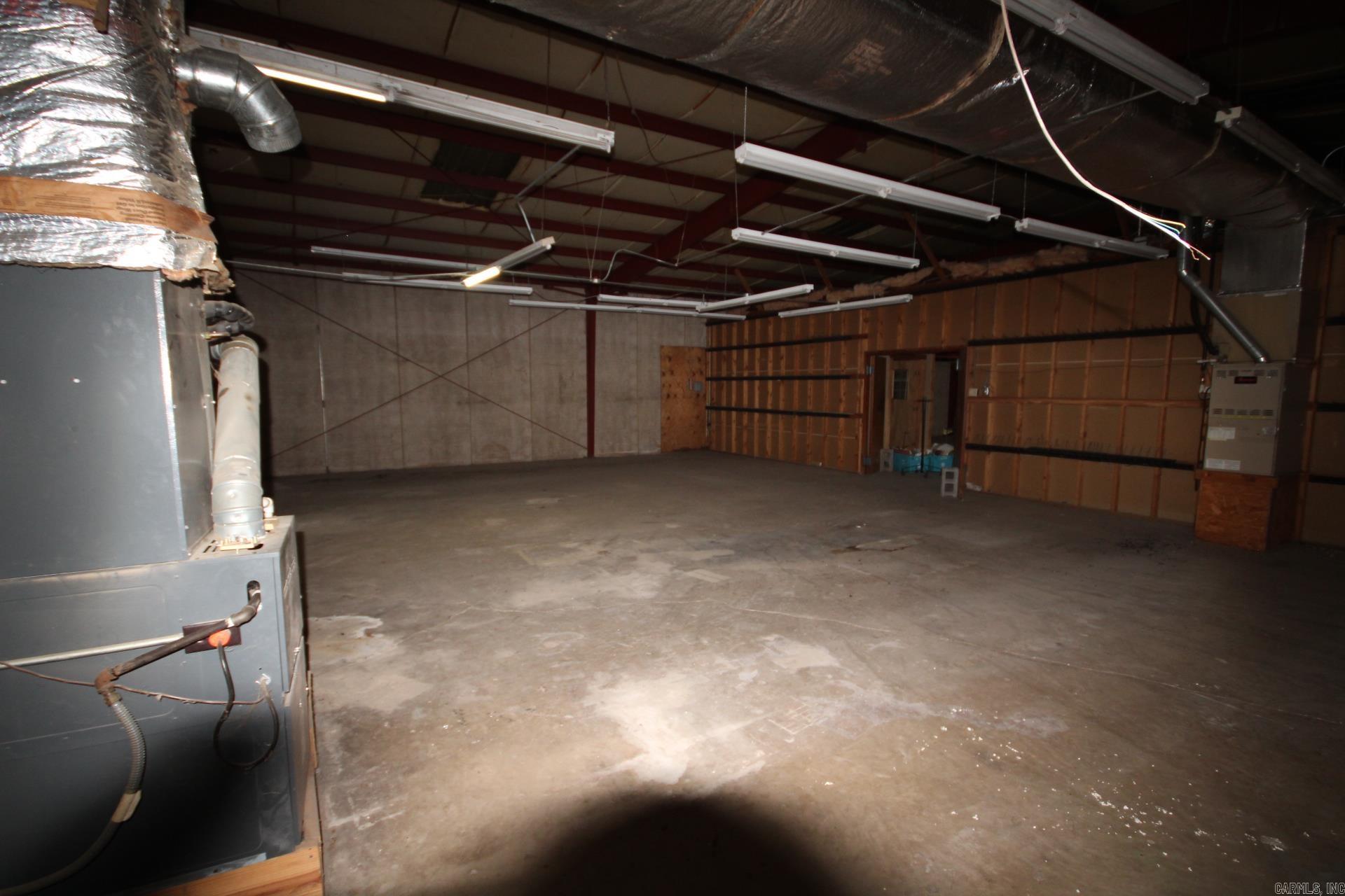 120 E Howard Street Property Photo 2