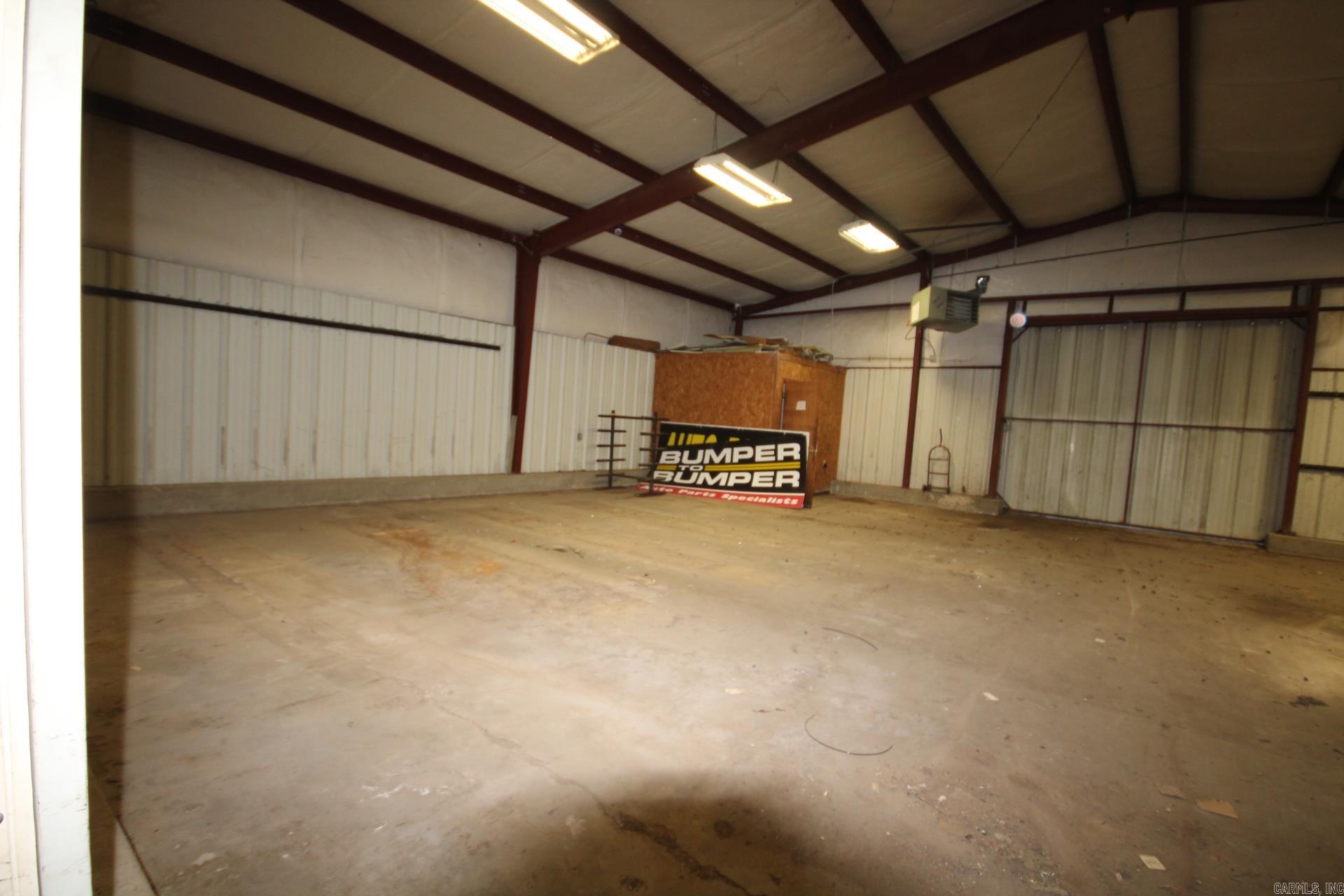 120 E Howard Street Property Photo 8