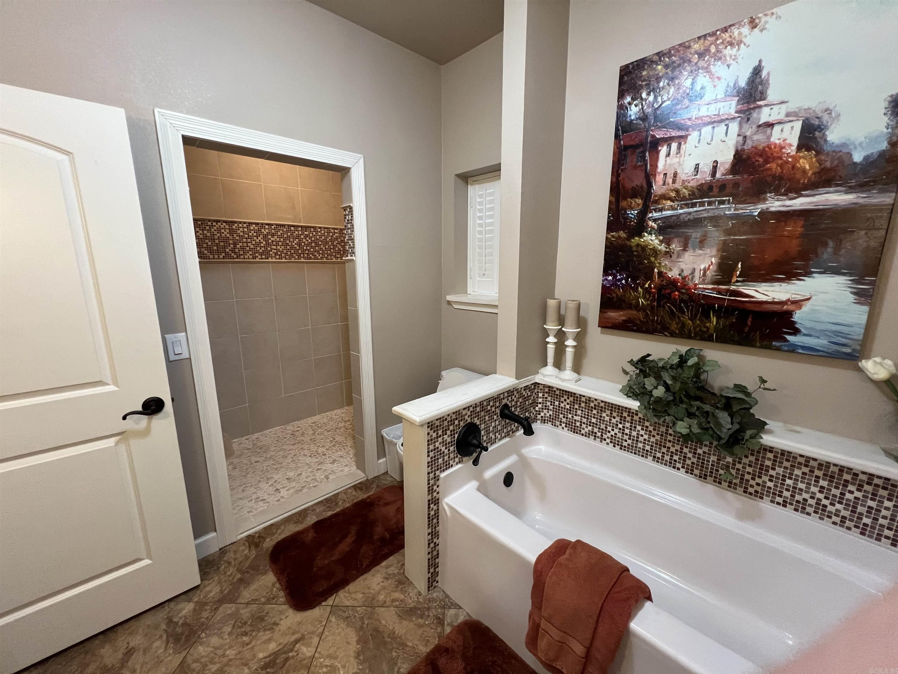 912 Ebenezer Road Property Photo 15
