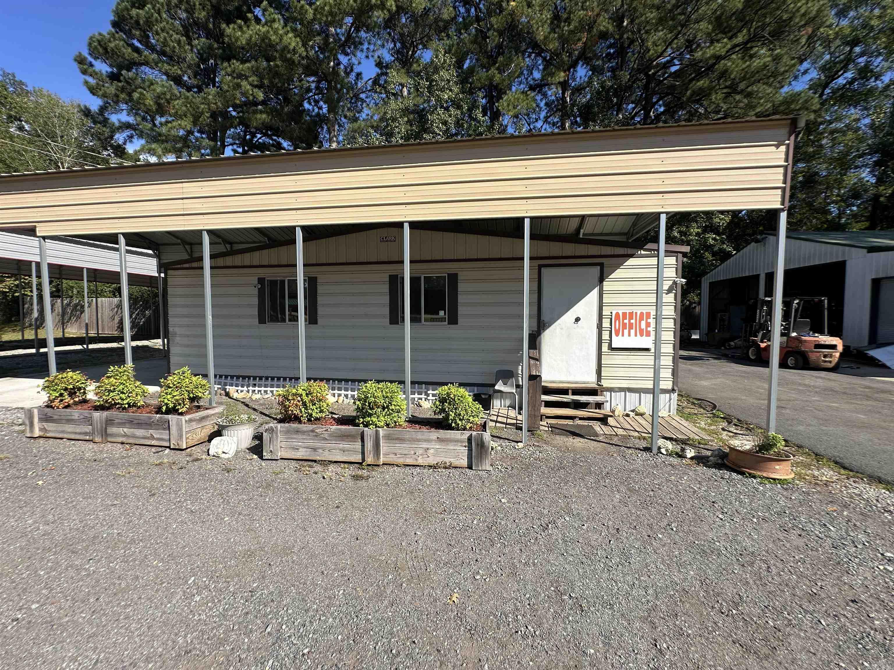 3538 N Hwy 167 Property Photo 5