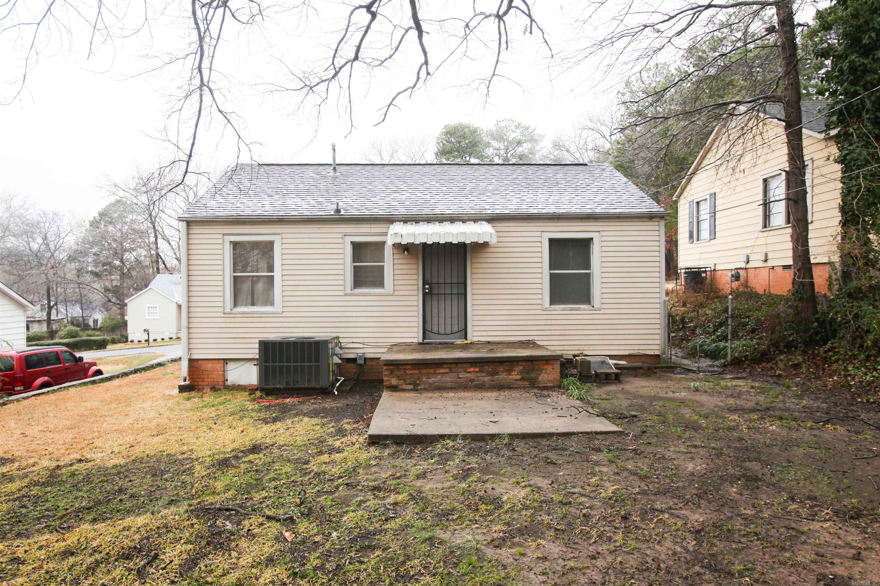 2703 Madison Street Property Photo 2