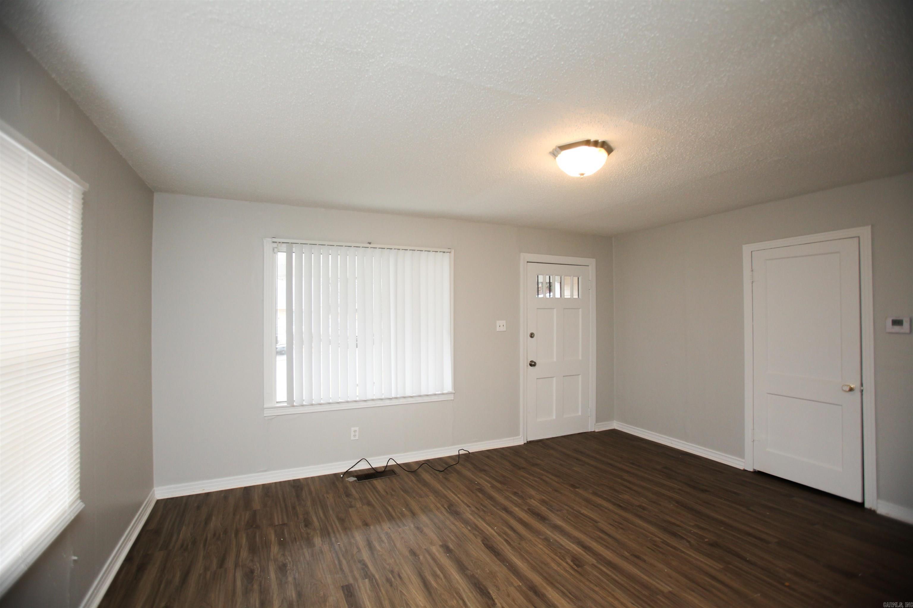 2703 Madison Street Property Photo 4