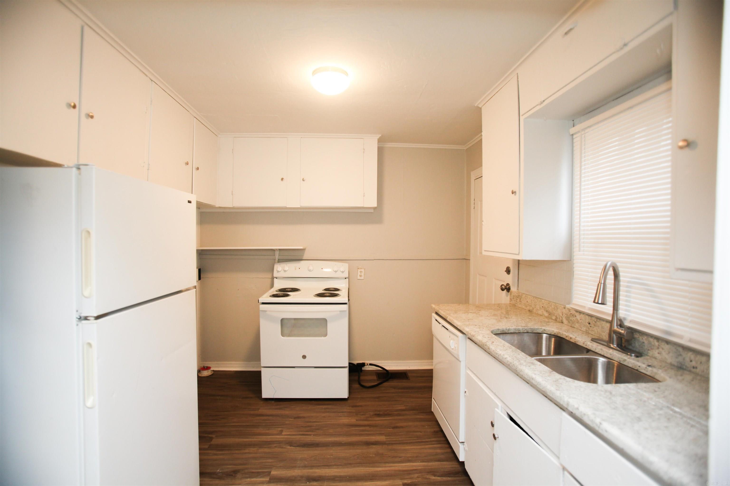 2703 Madison Street Property Photo 7