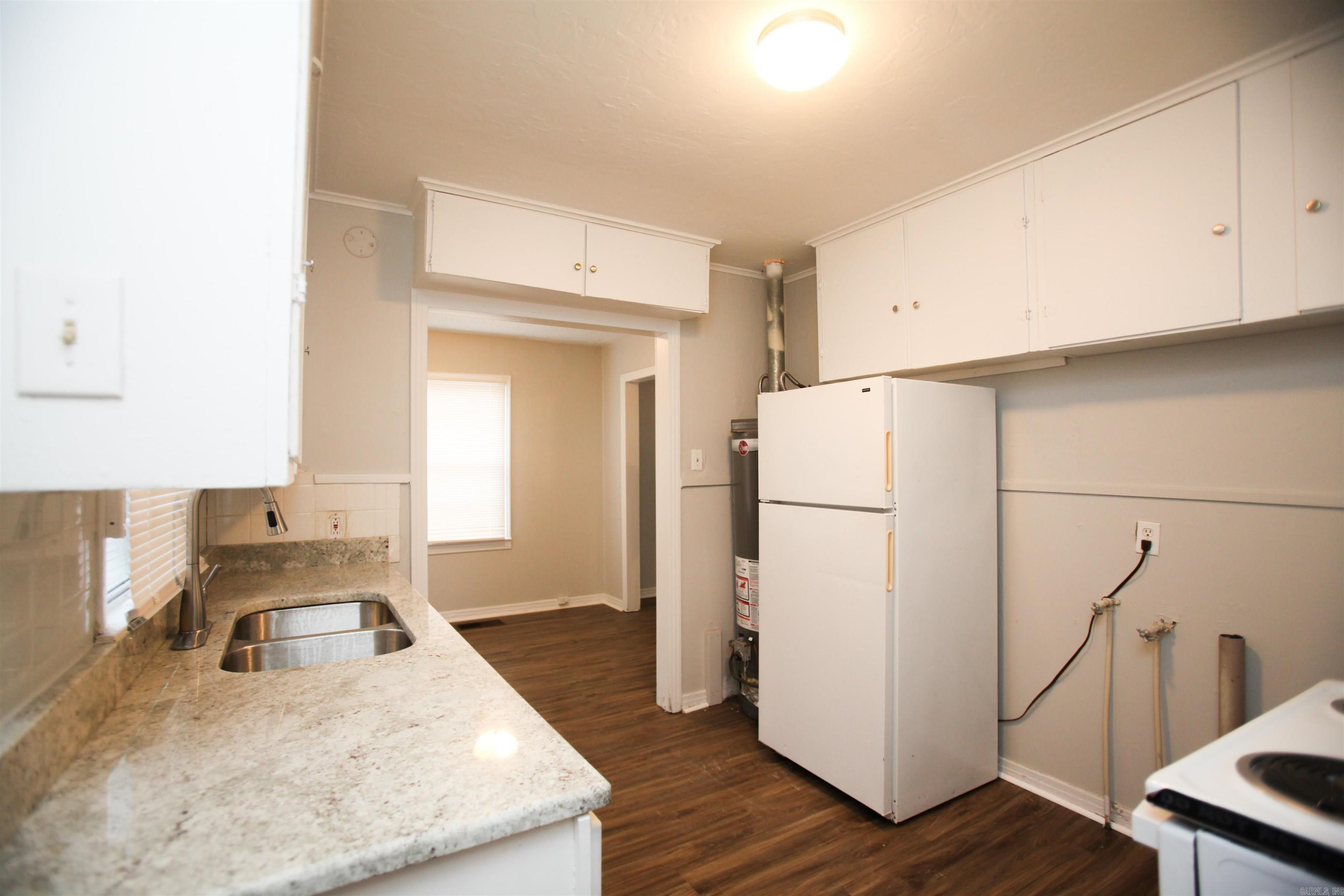 2703 Madison Street Property Photo 10