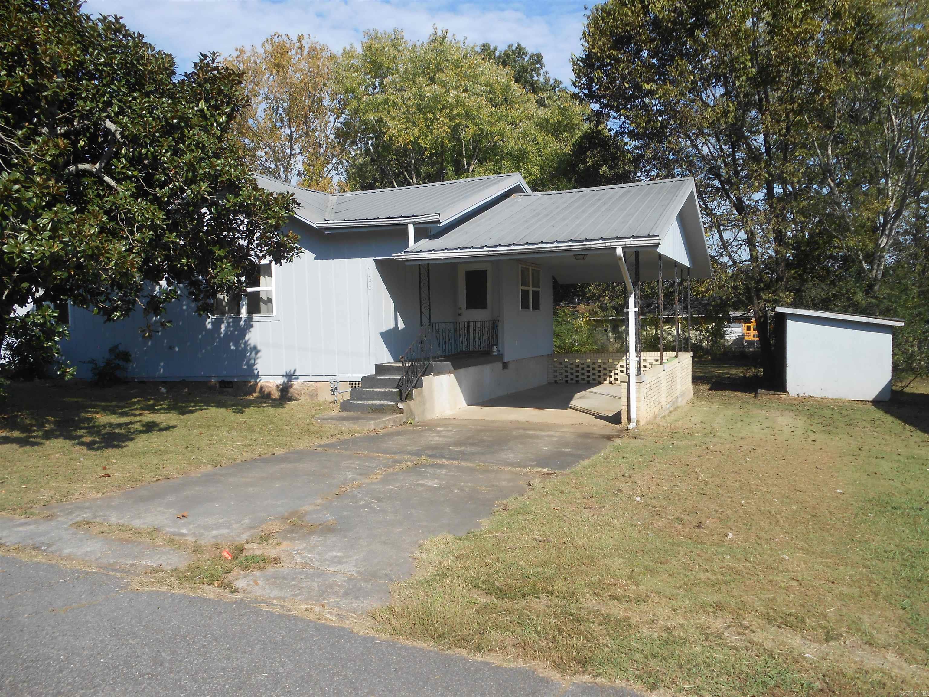 136 Third St Property Photo 1