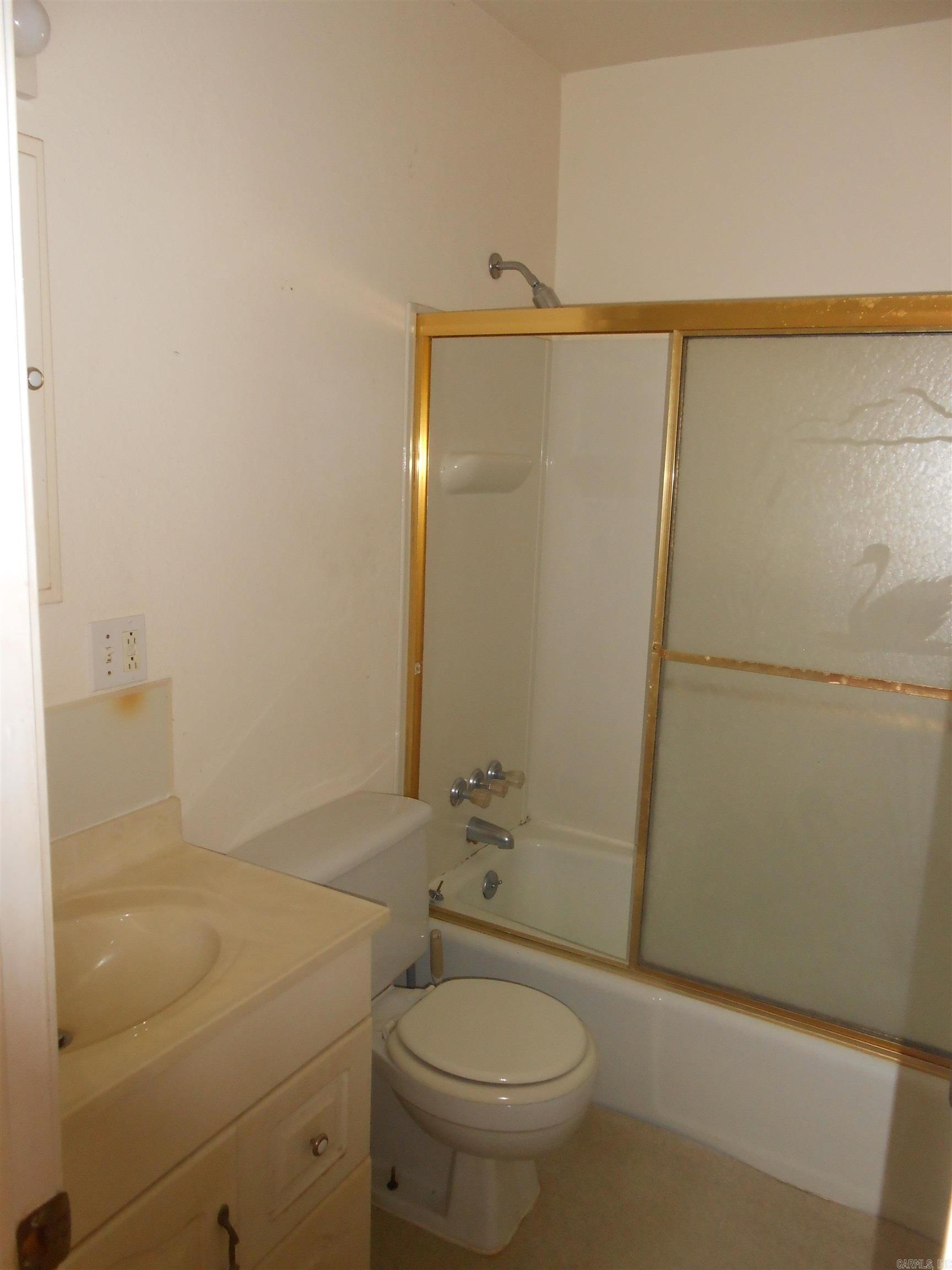 136 Third St Property Photo 6
