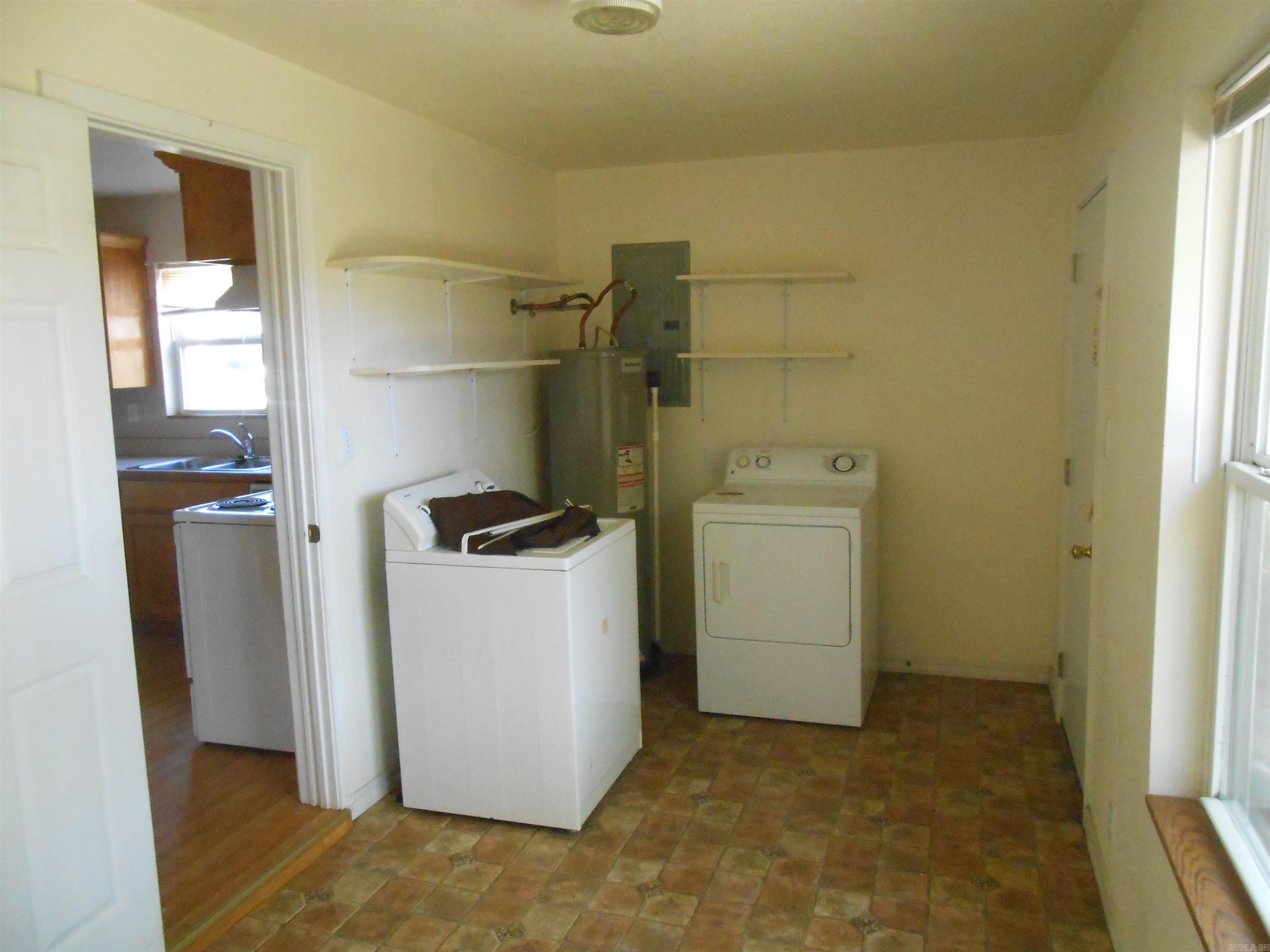 136 Third St Property Photo 9