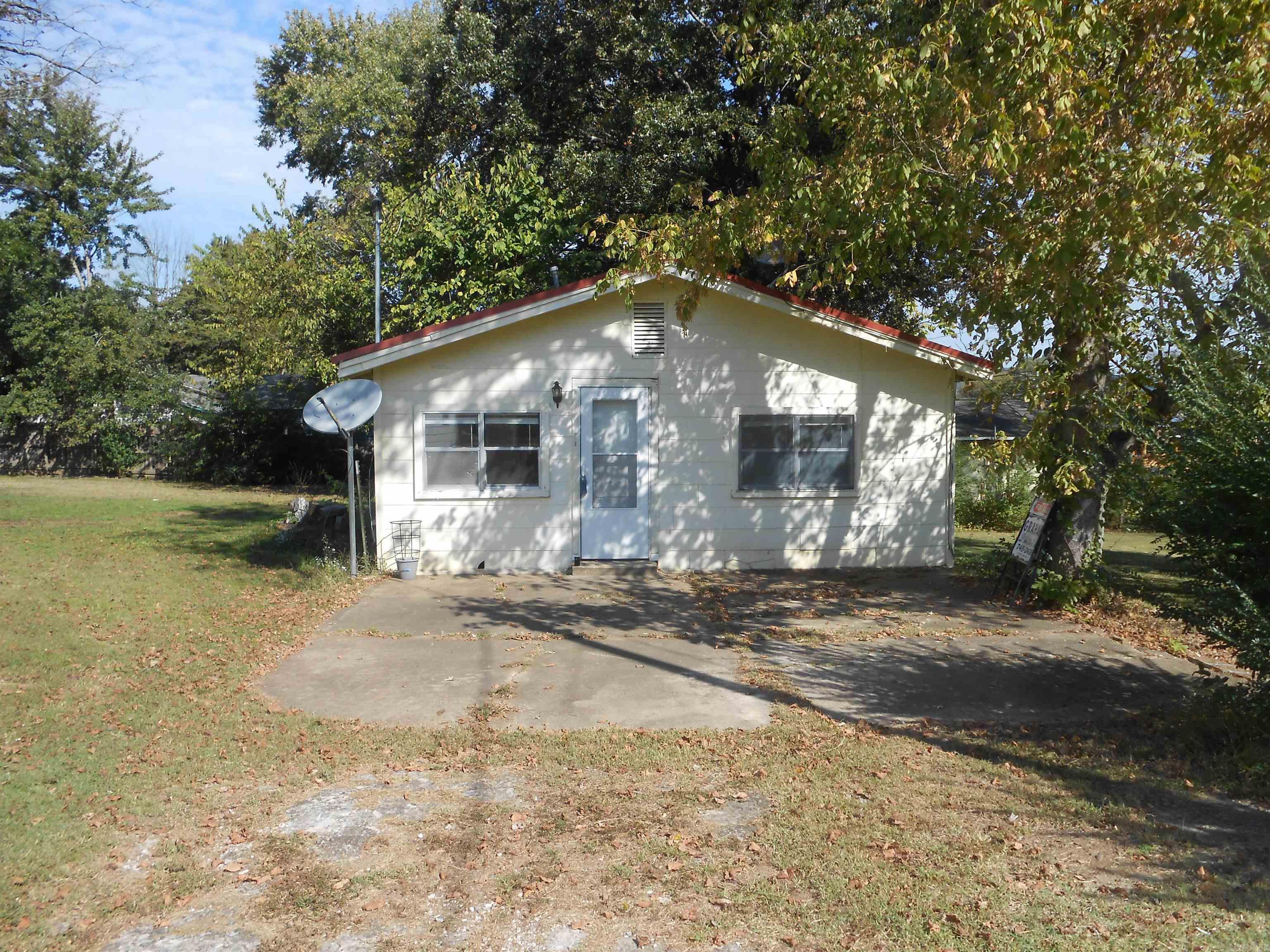 136 Third St Property Photo 12