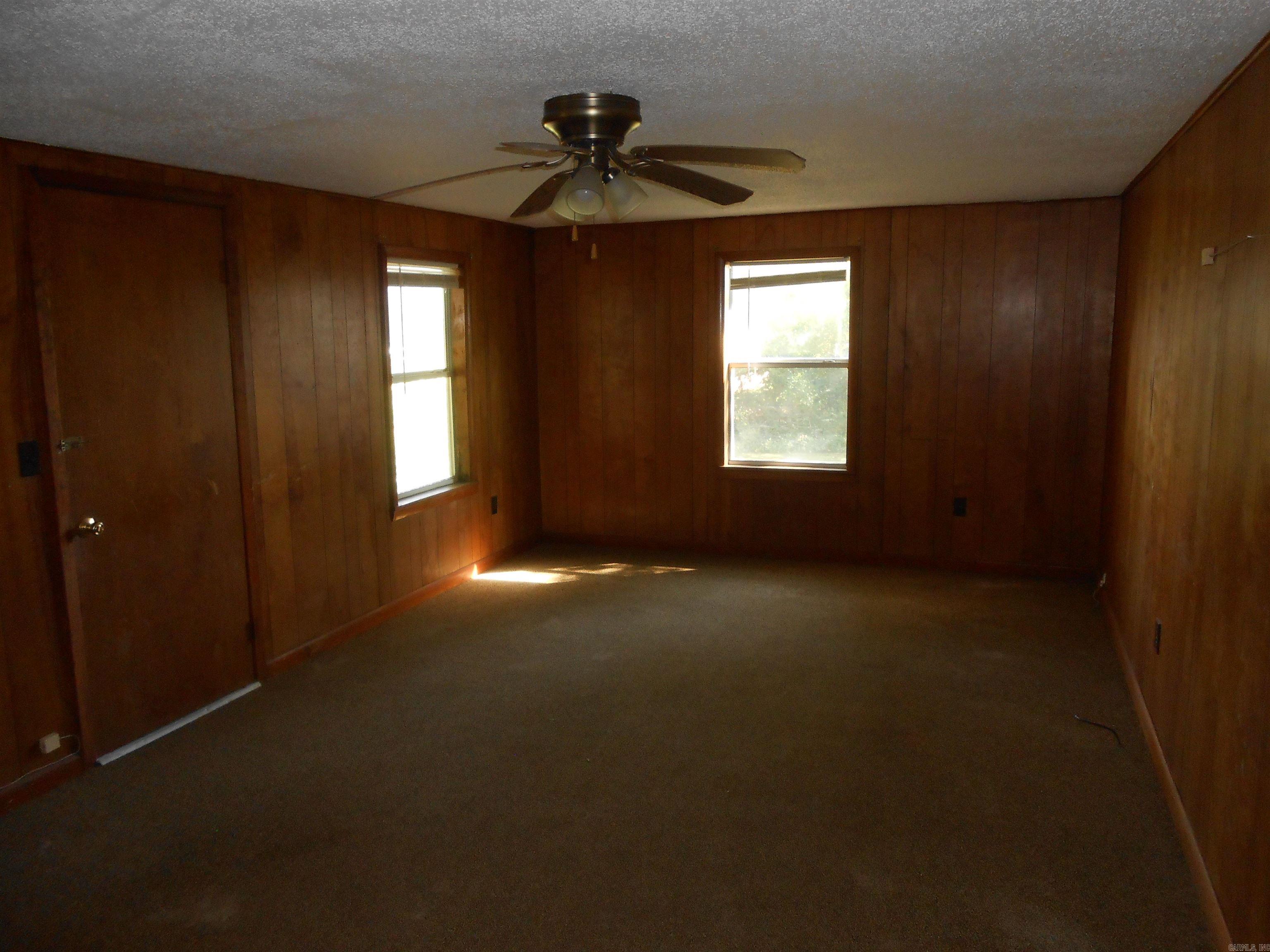 136 Third St Property Photo 17