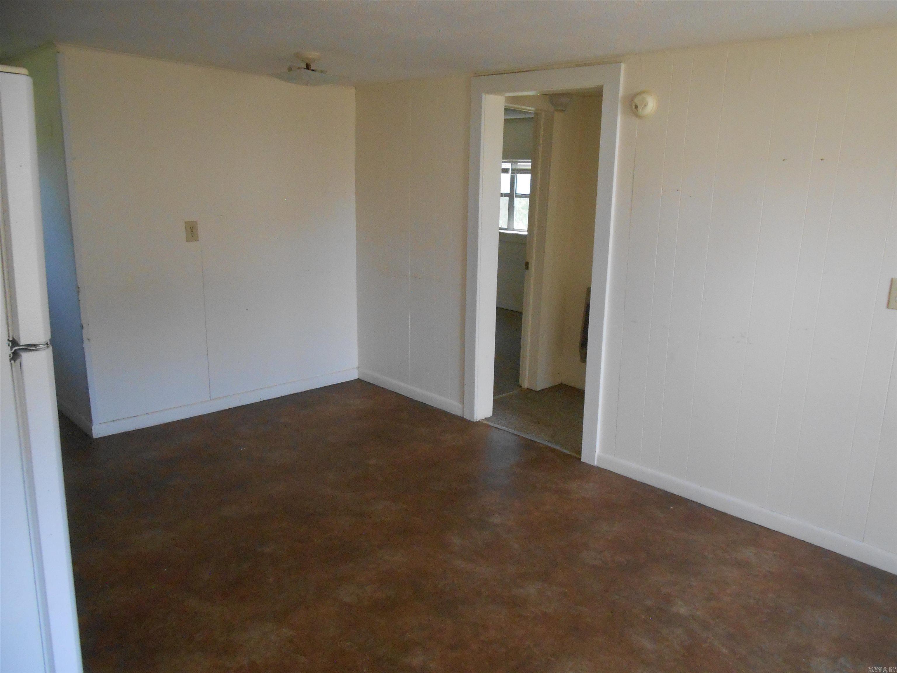 136 Third St Property Photo 18