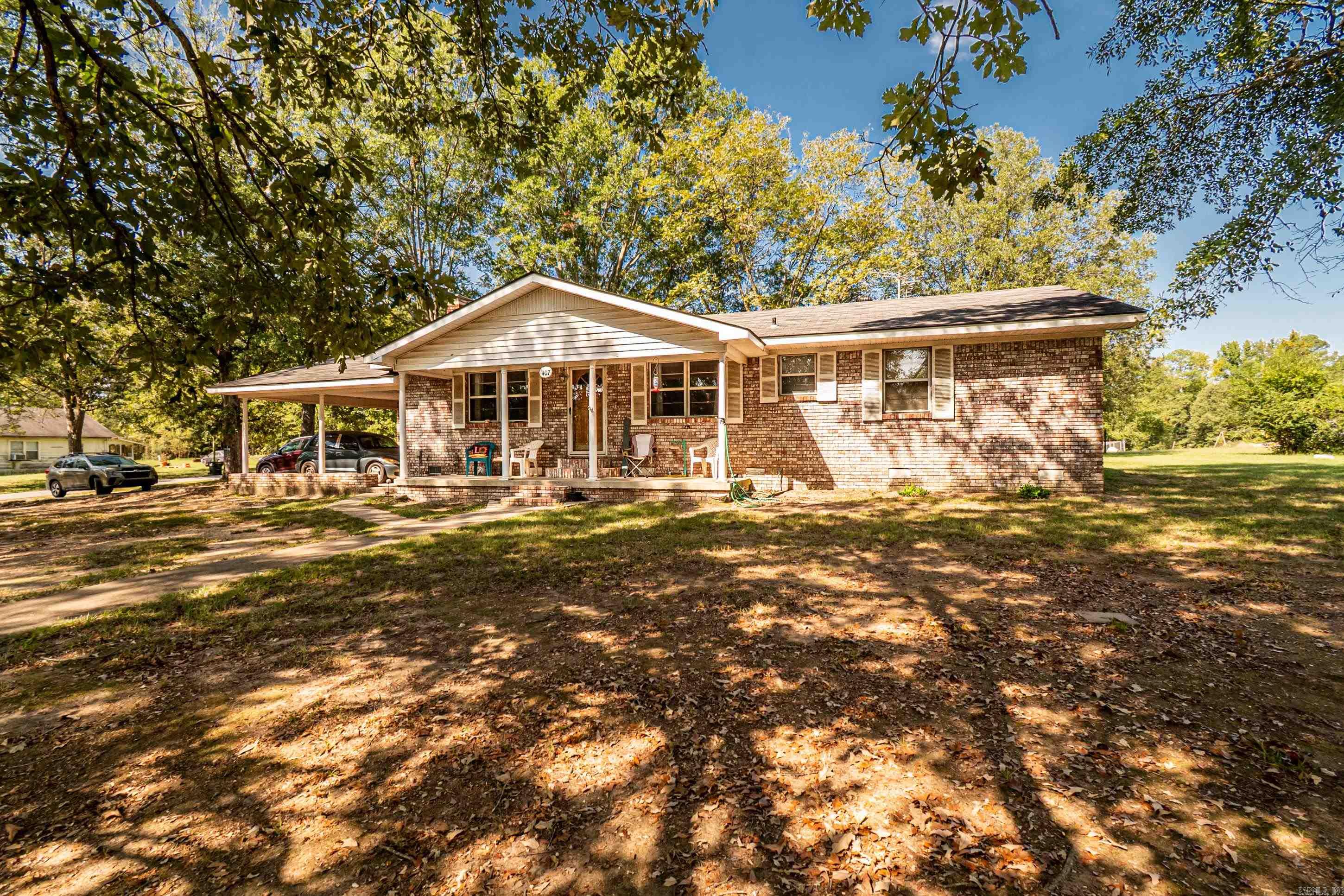 407 Grand Ave Property Photo 1