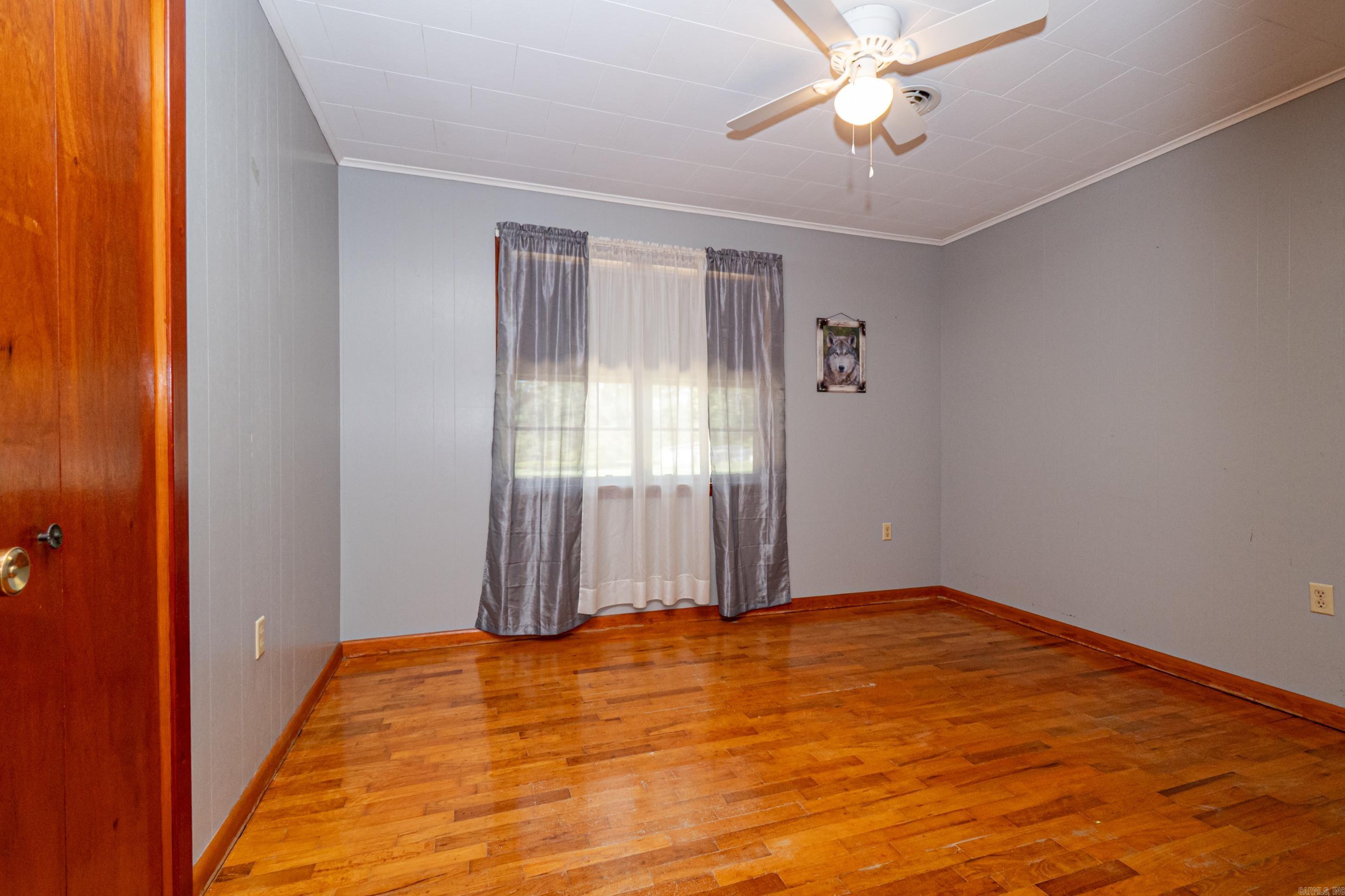 407 Grand Ave Property Photo 18