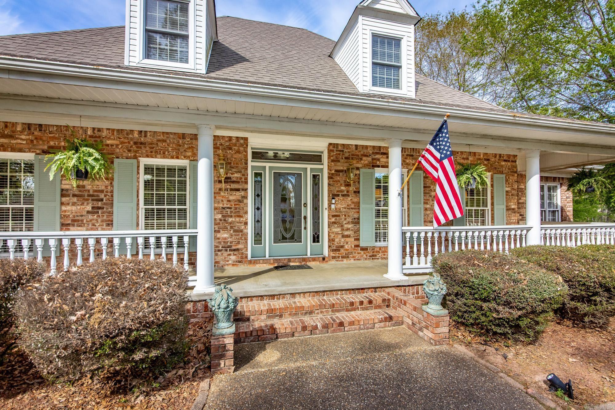 8 Shady Grove Cove Property Photo 2
