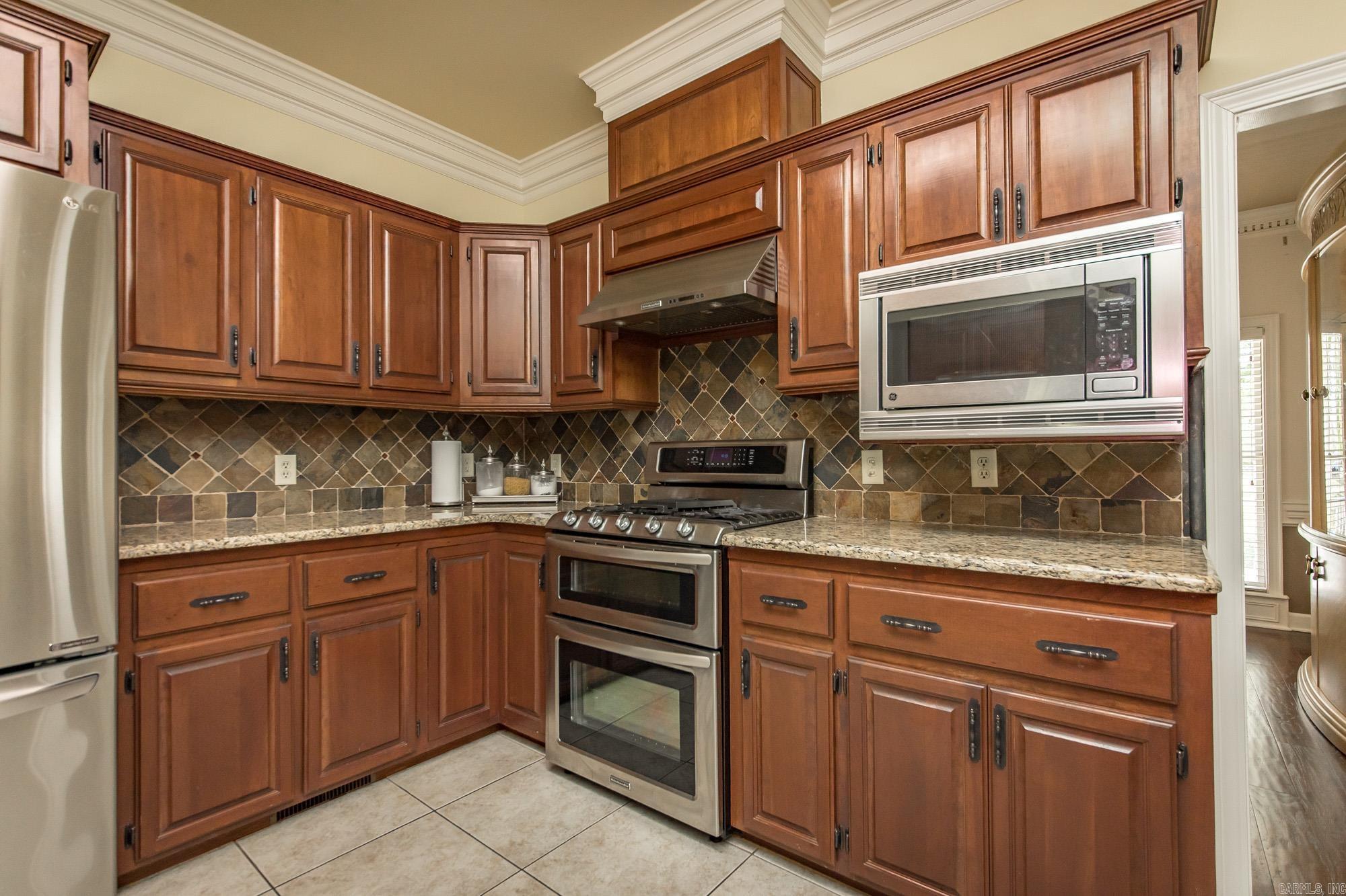 8 Shady Grove Cove Property Photo 9