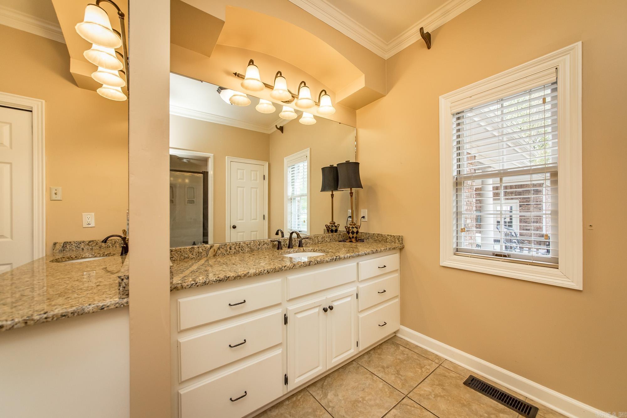8 Shady Grove Cove Property Photo 21