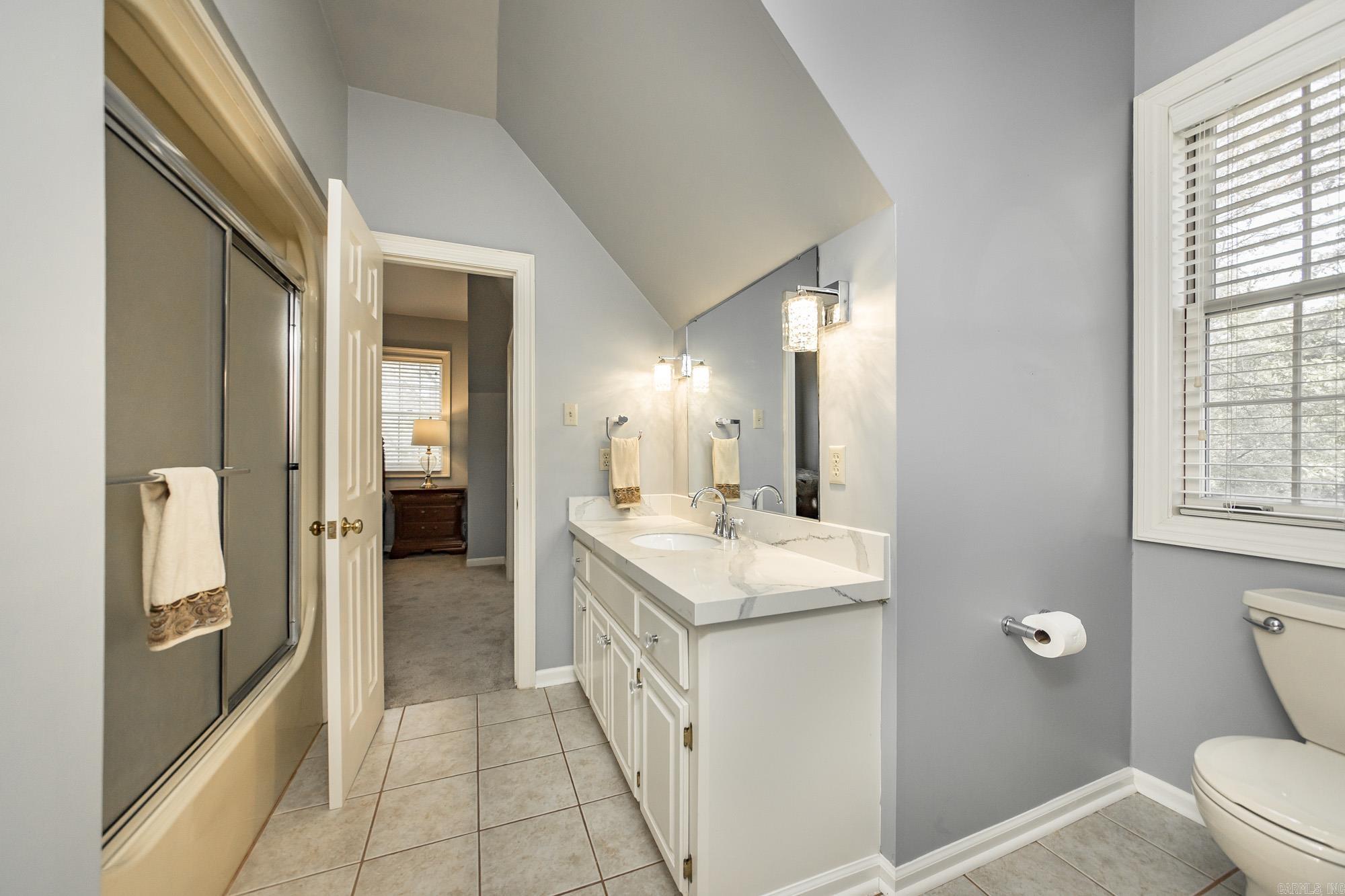 8 Shady Grove Cove Property Photo 24