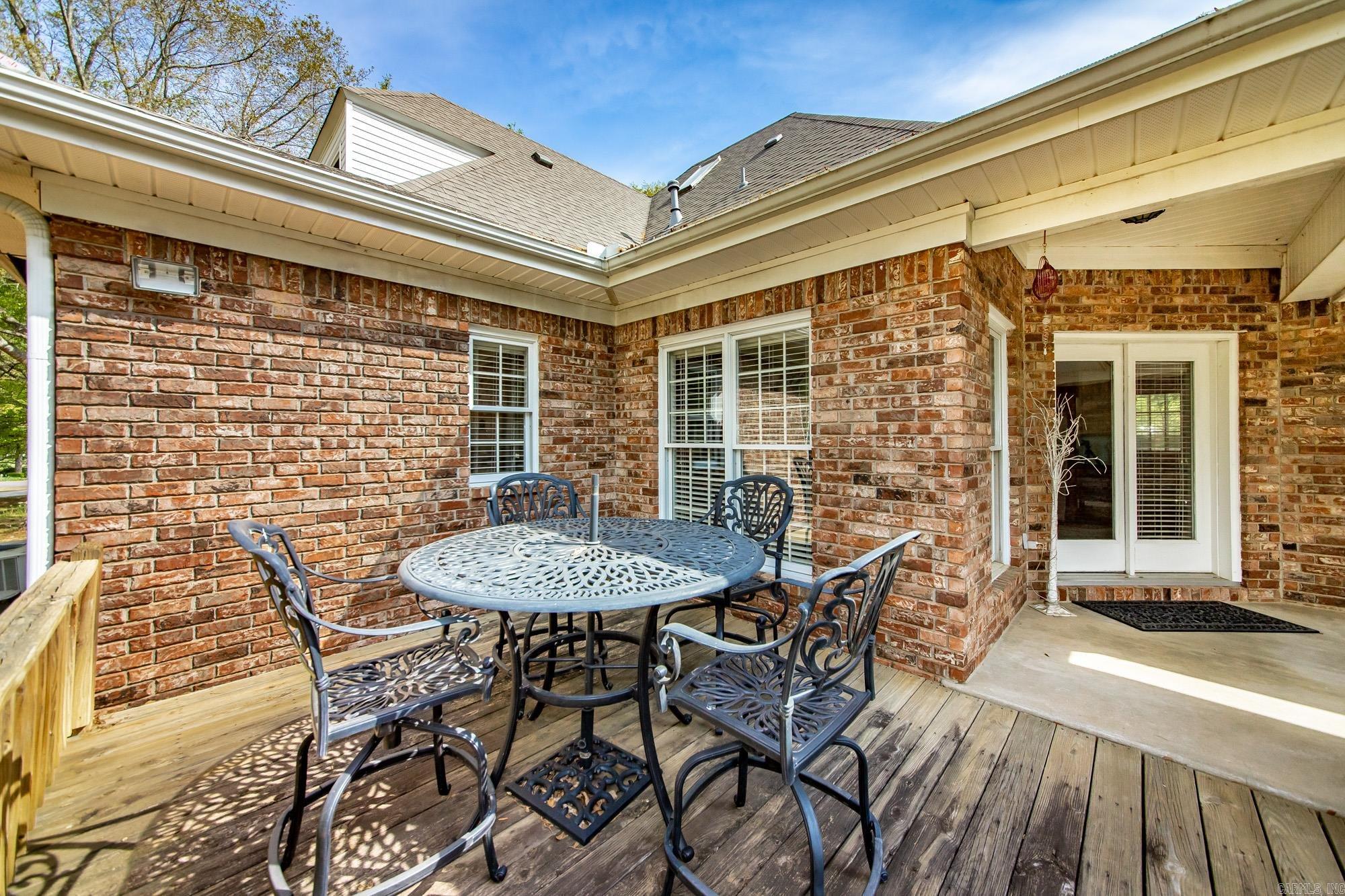 8 Shady Grove Cove Property Photo 33