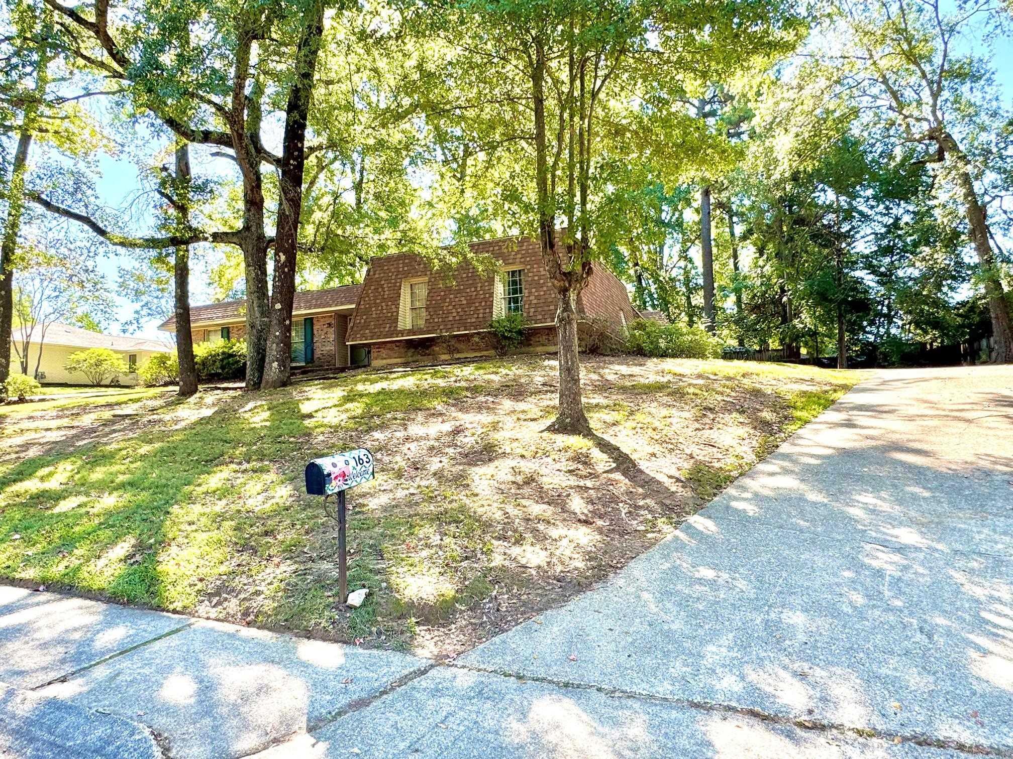 163 Glenwood Drive Property Photo 3