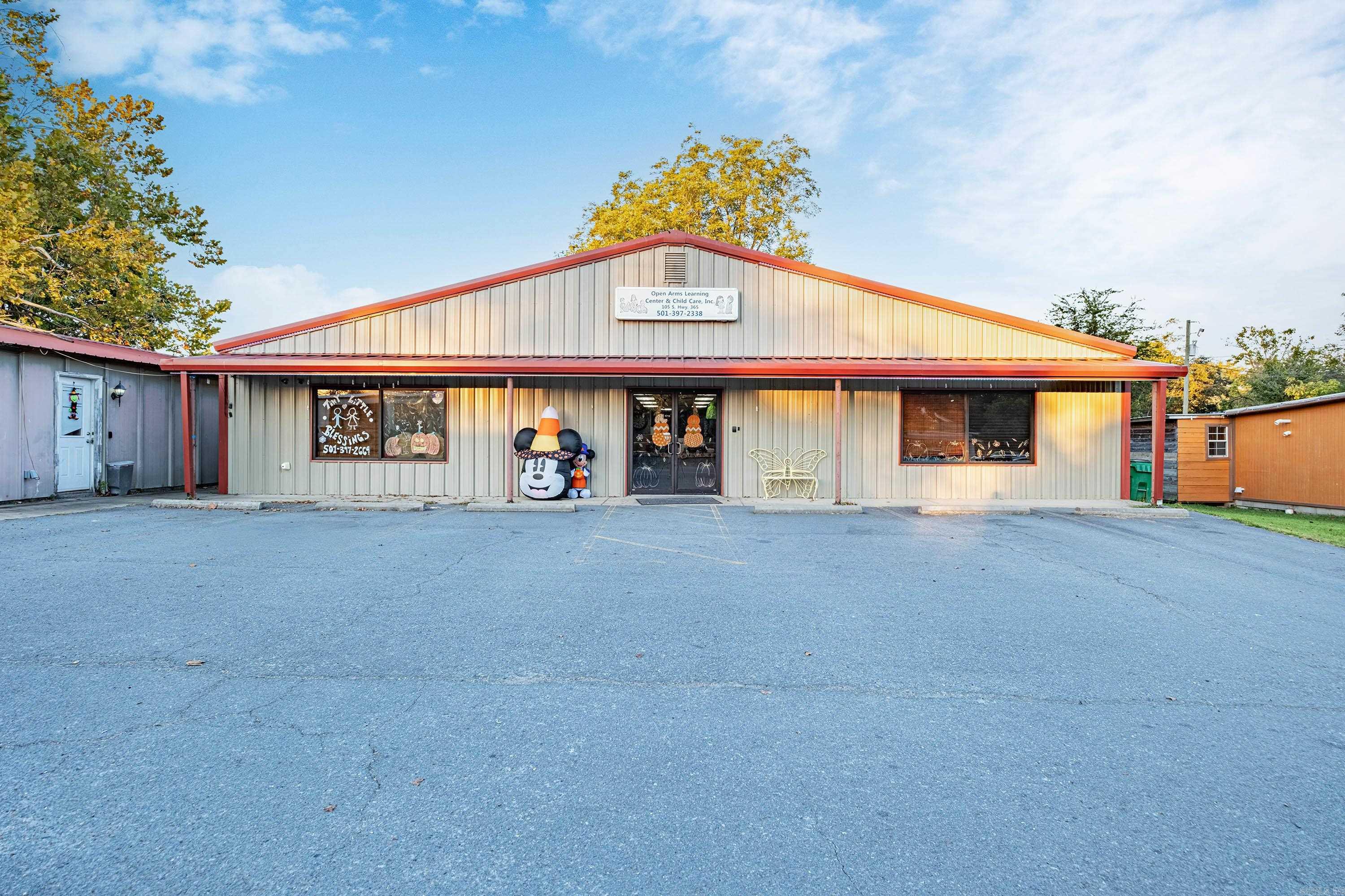 107 S HIghway 365 Property Photo 1