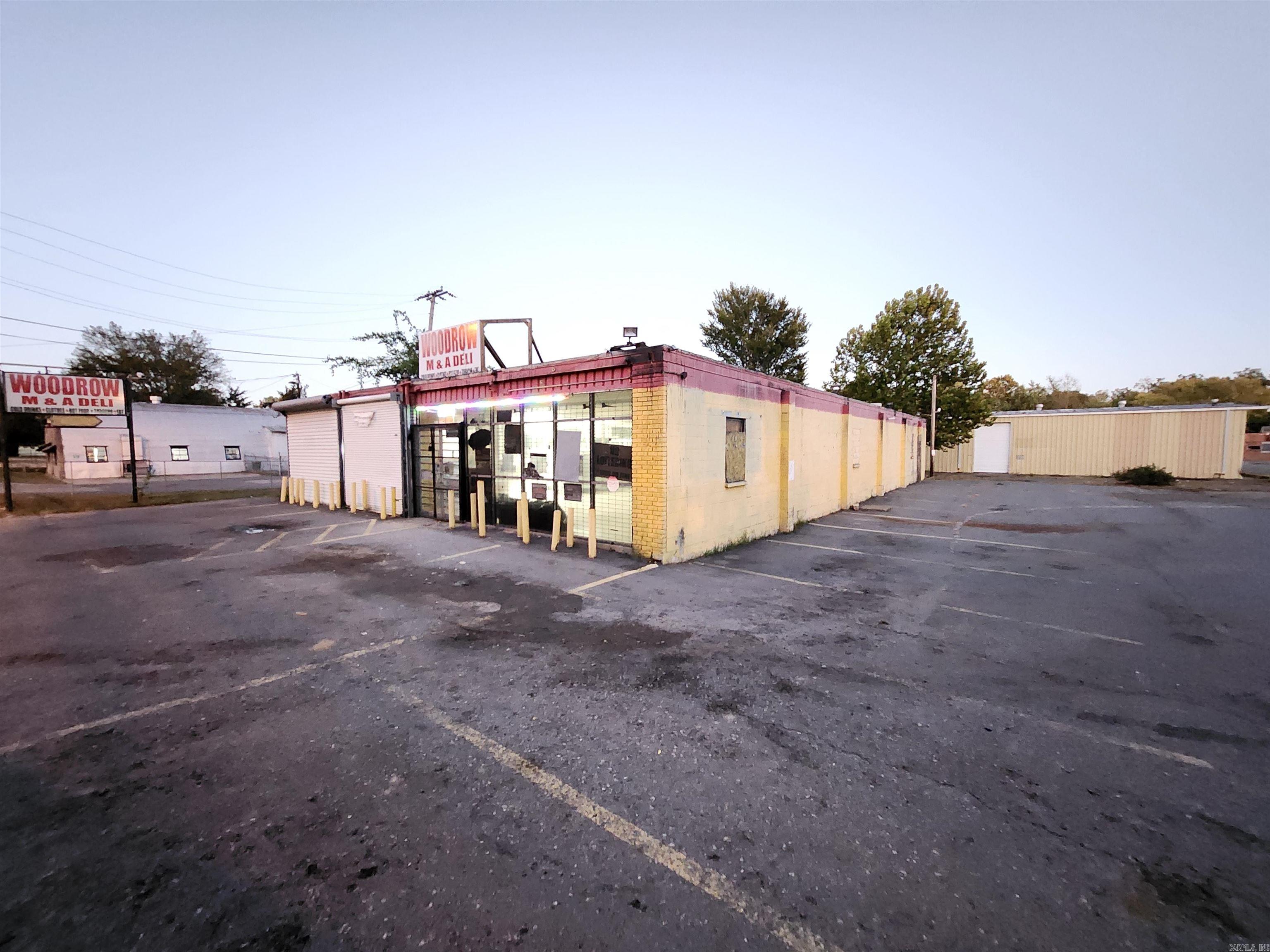 1817 S Woodrow Property Photo 1