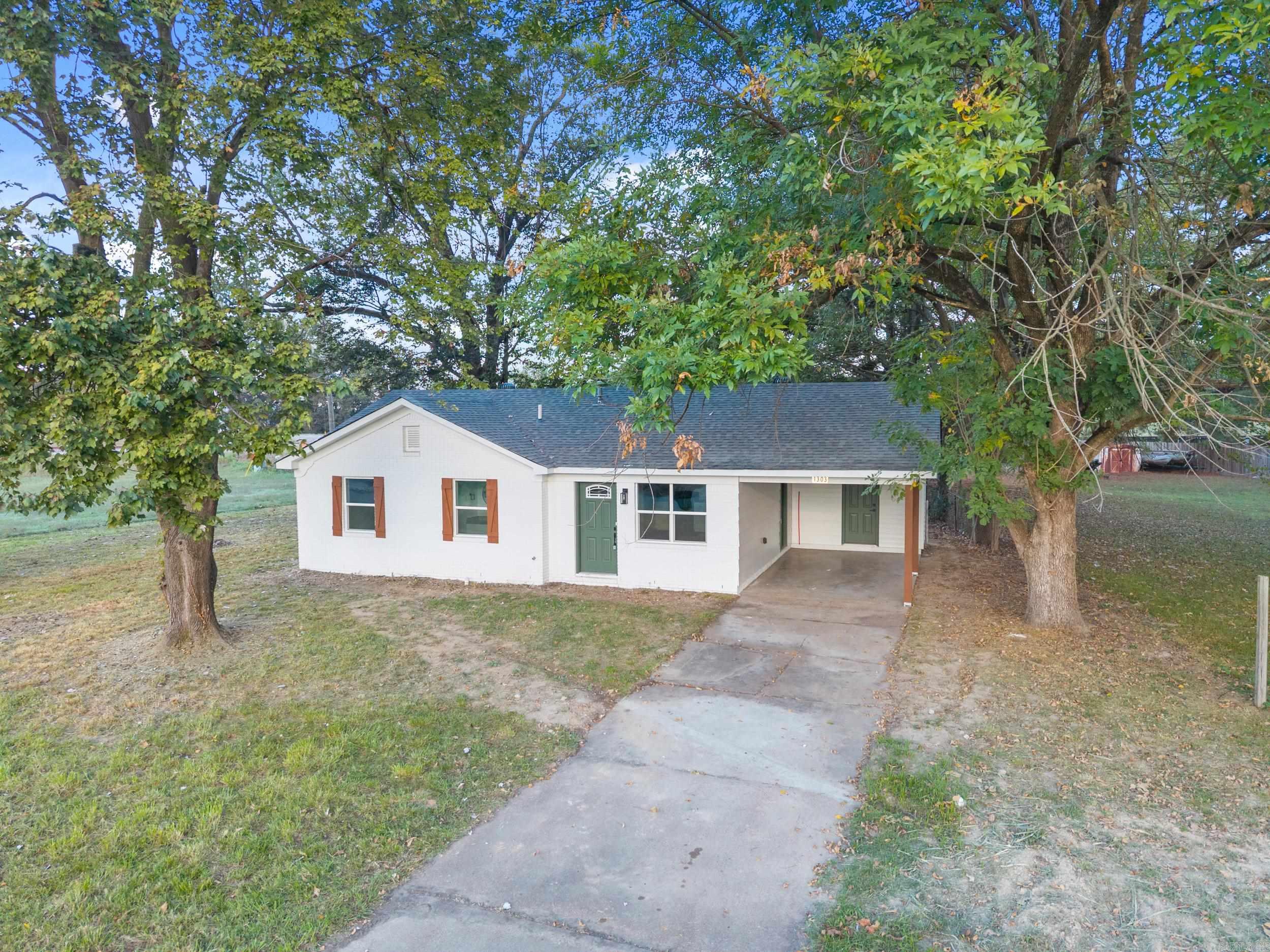 1303 Cindy Lane Property Photo 1