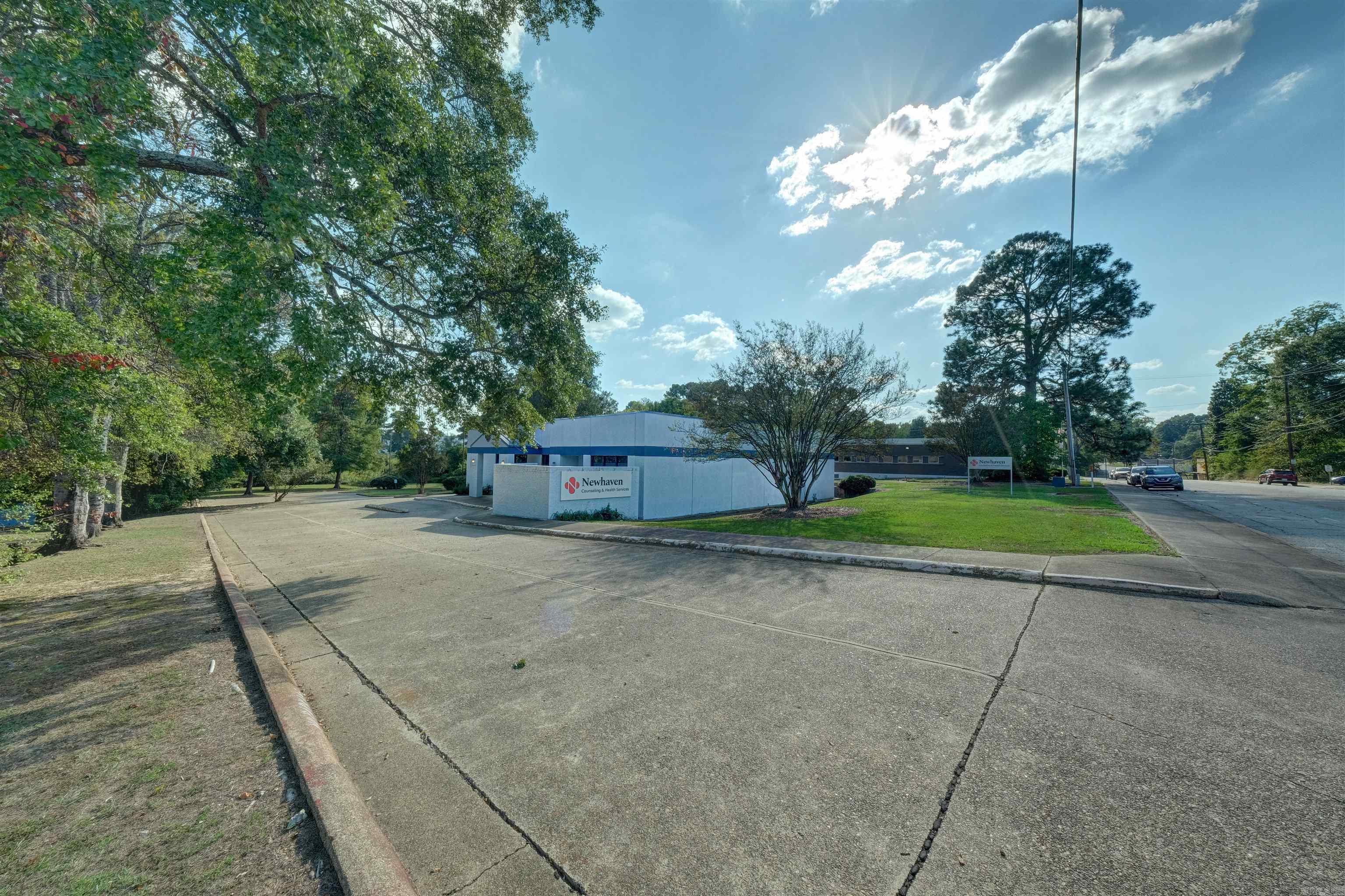 211 Jackson St Property Photo 2