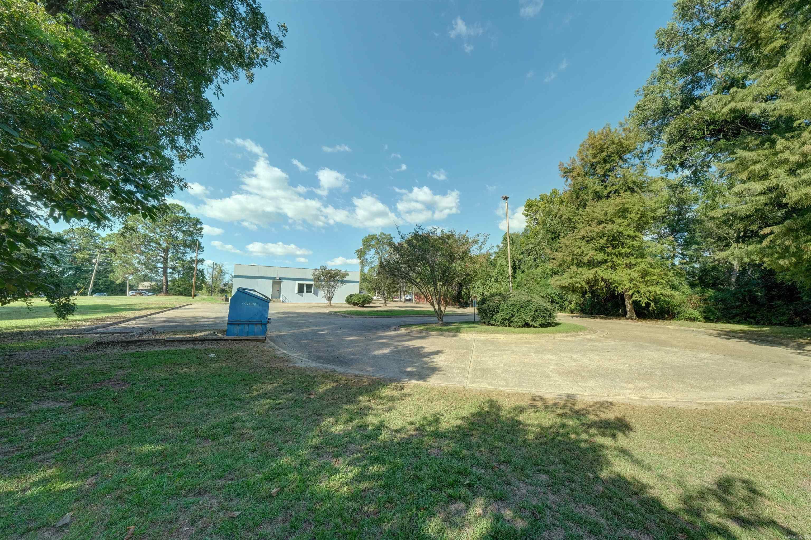 211 Jackson St Property Photo 7