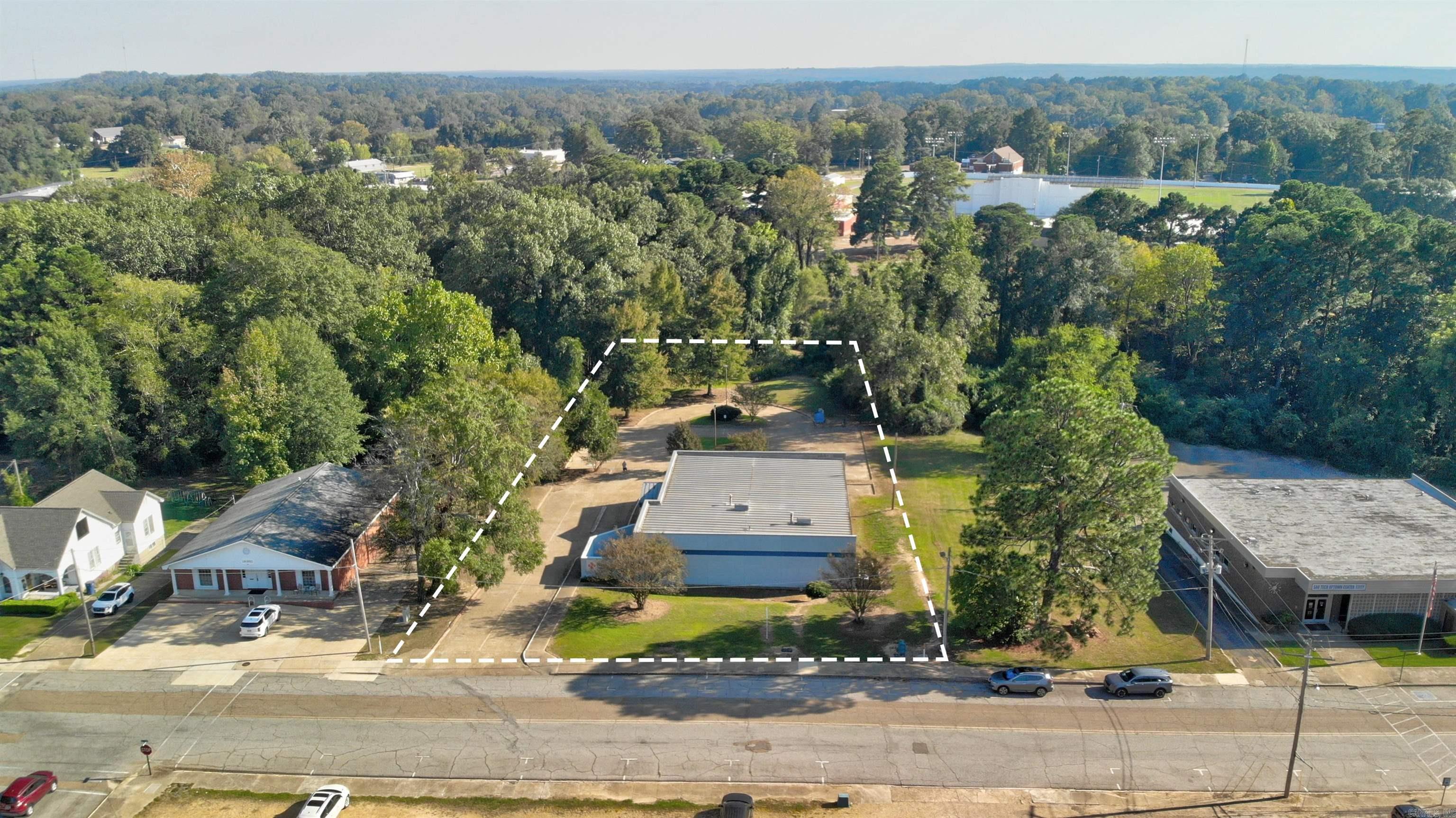 211 Jackson St Property Photo 9