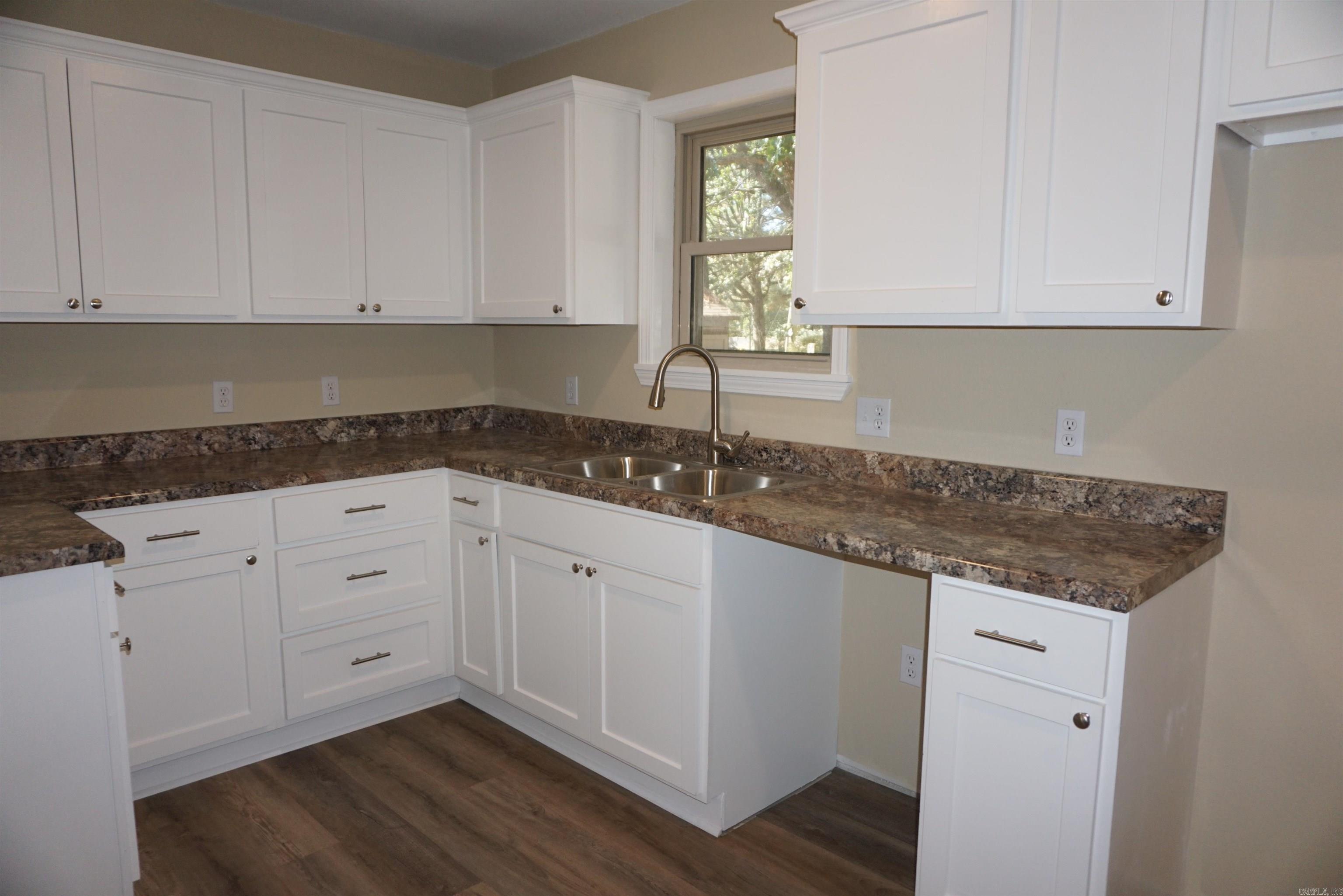 804 Linda Street Property Photo 4