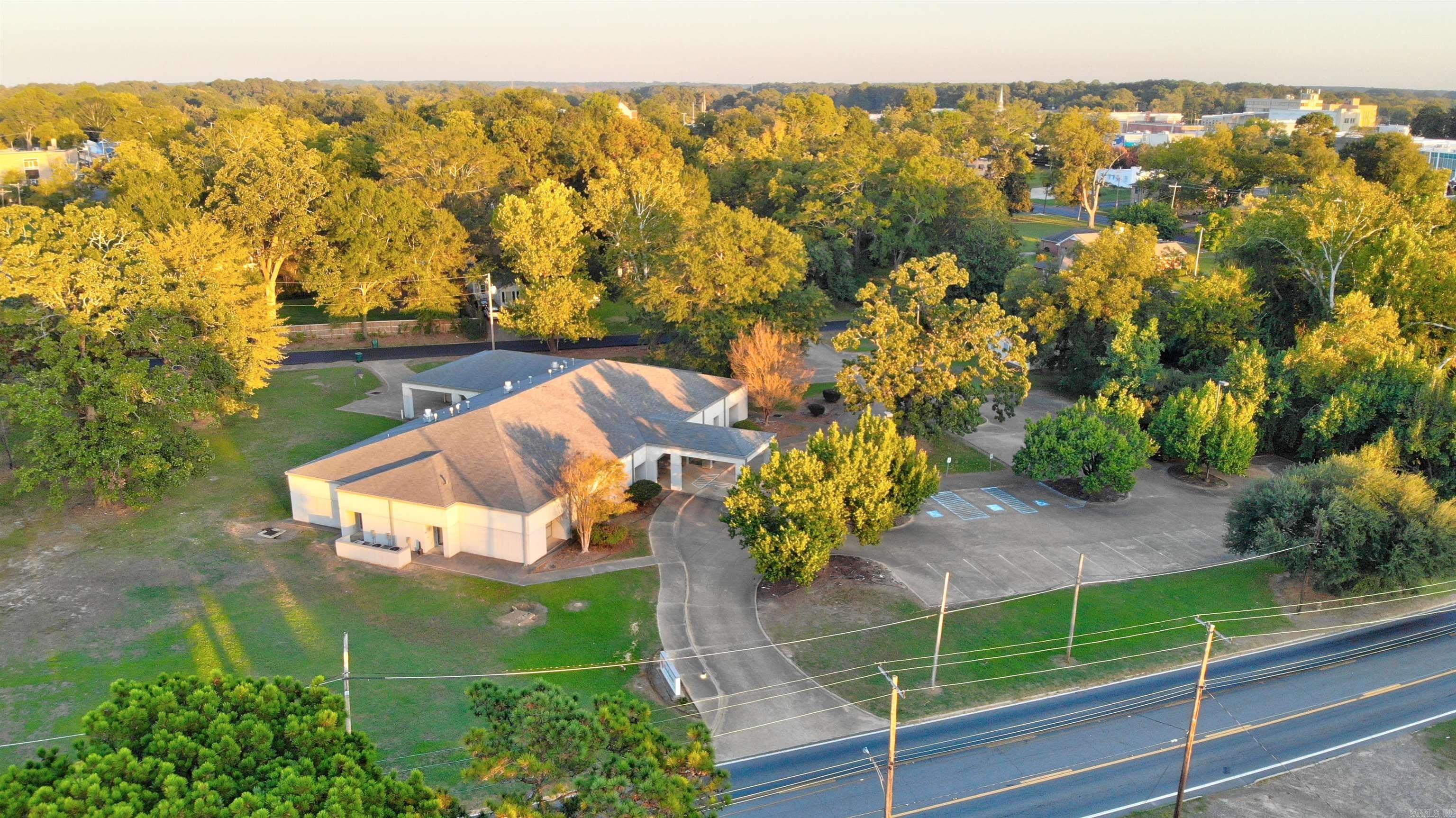 412 N Vine Property Photo 4
