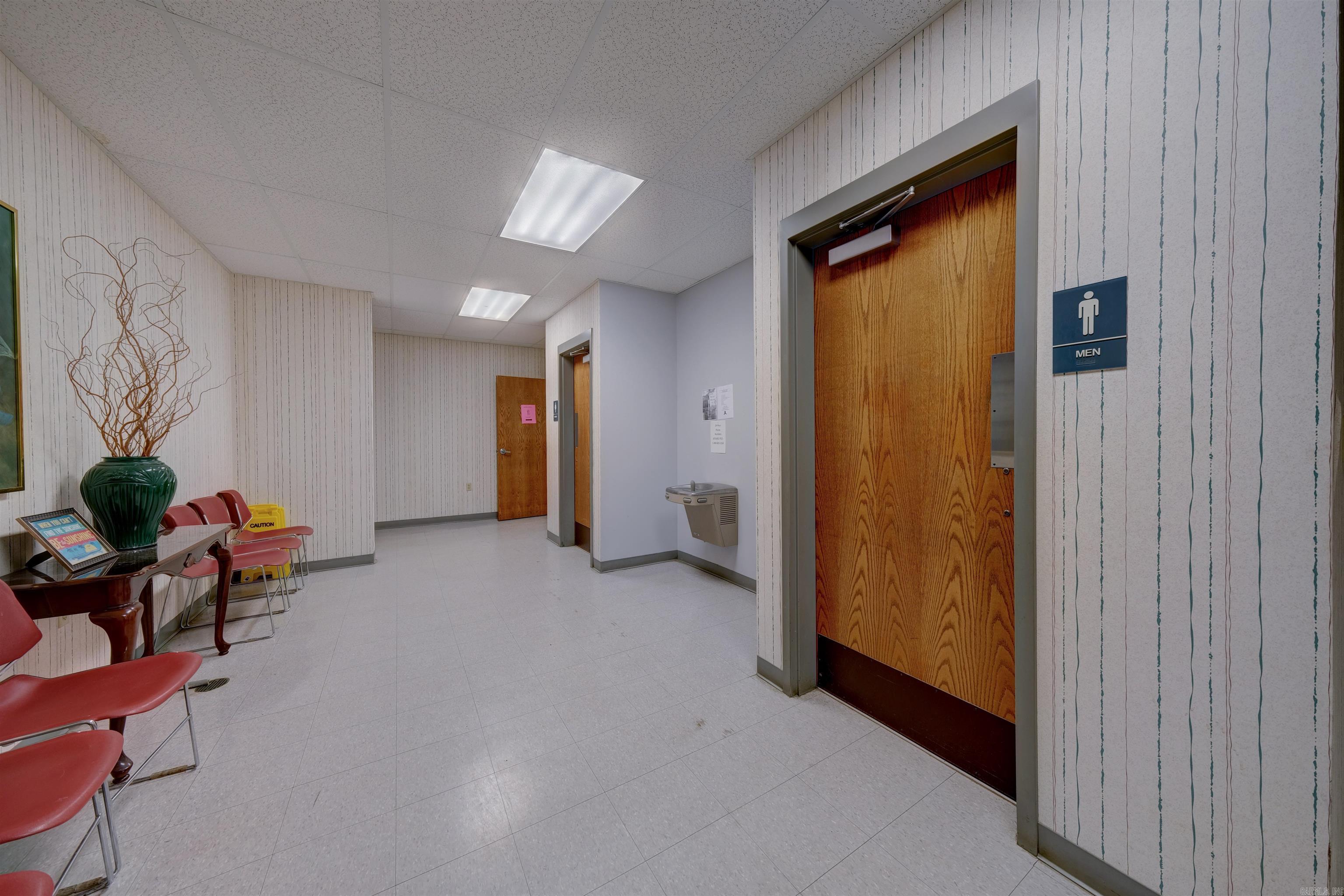 412 N Vine Property Photo 31