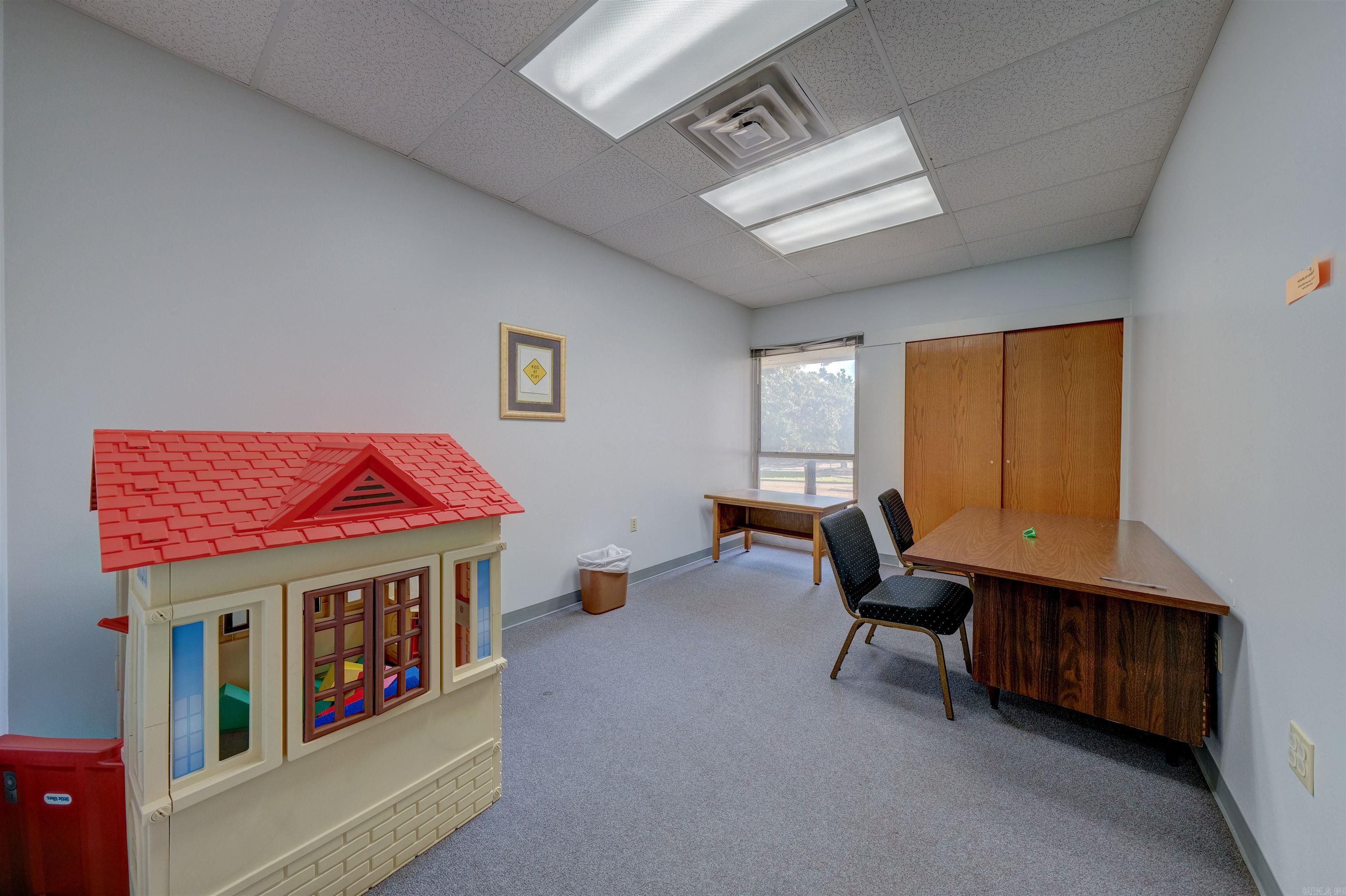 412 N Vine Property Photo 34