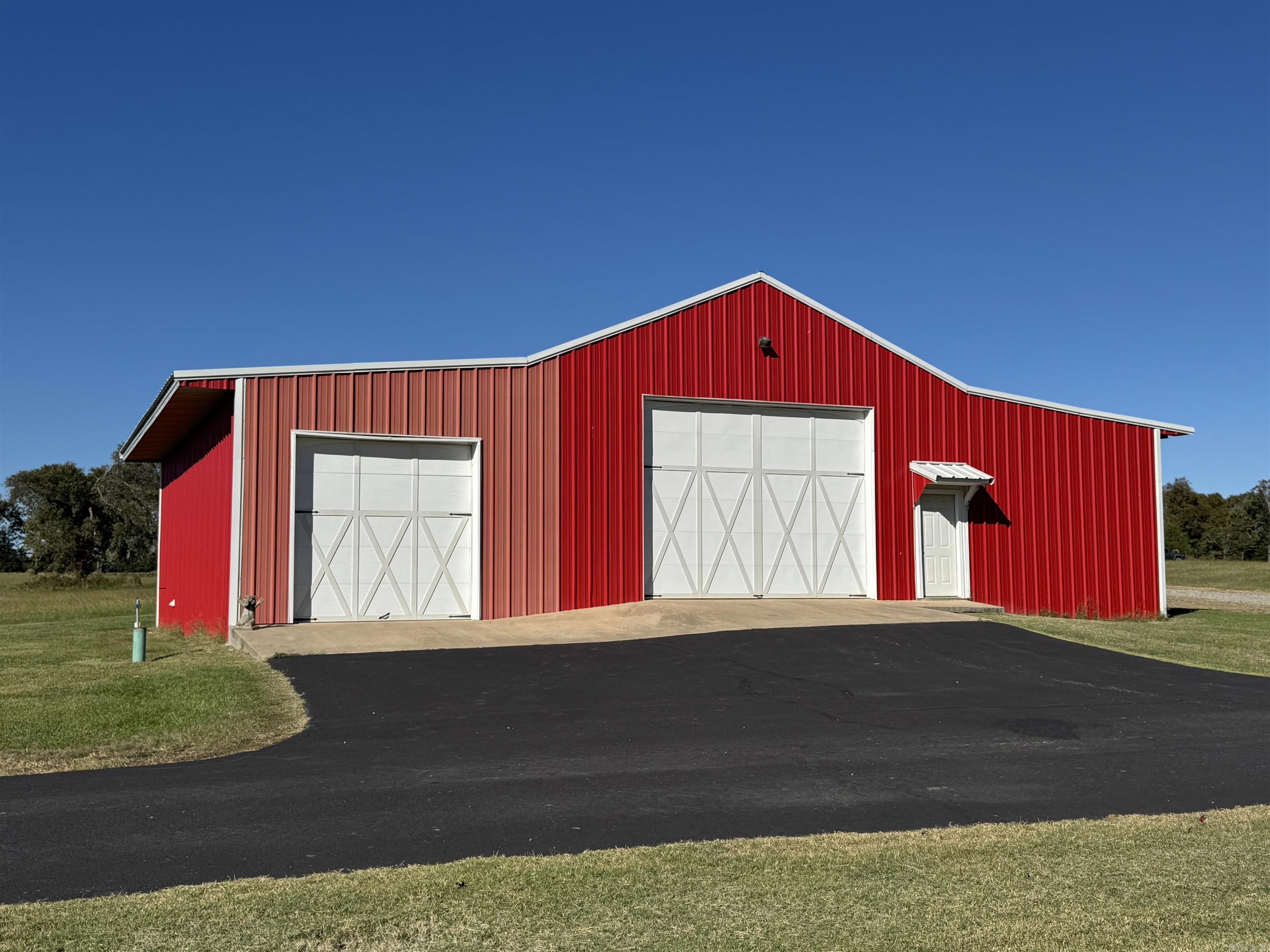 200 Happy Trails Property Photo 11