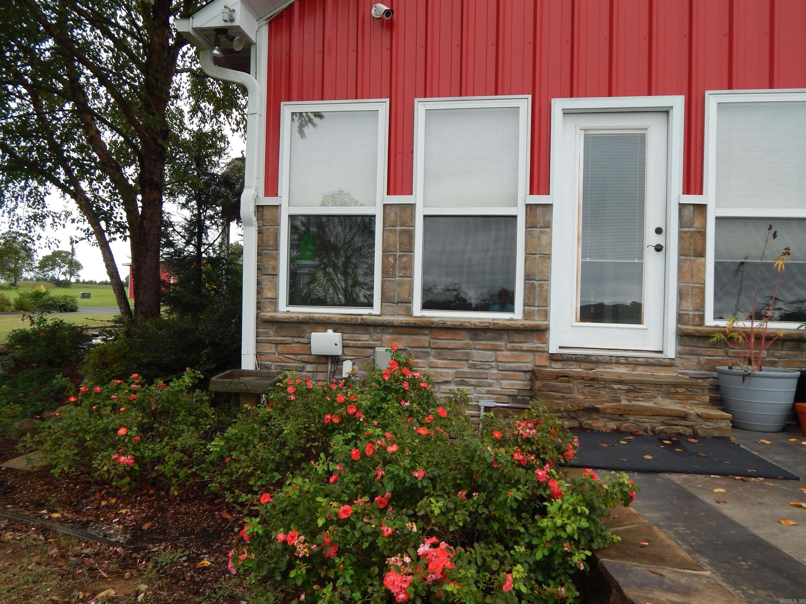 200 Happy Trails Property Photo 17