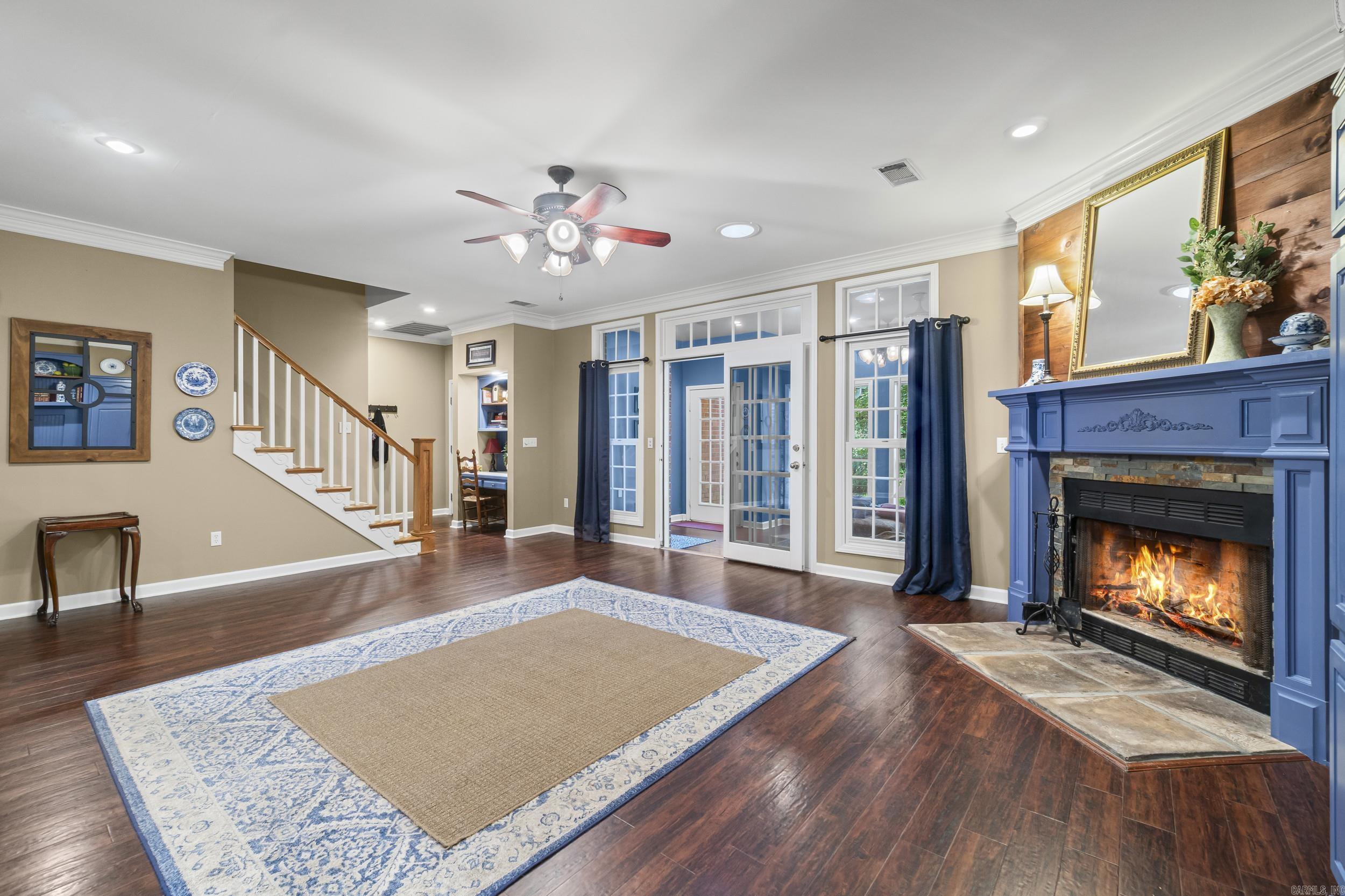 100 Deerwood Drive Property Photo 10