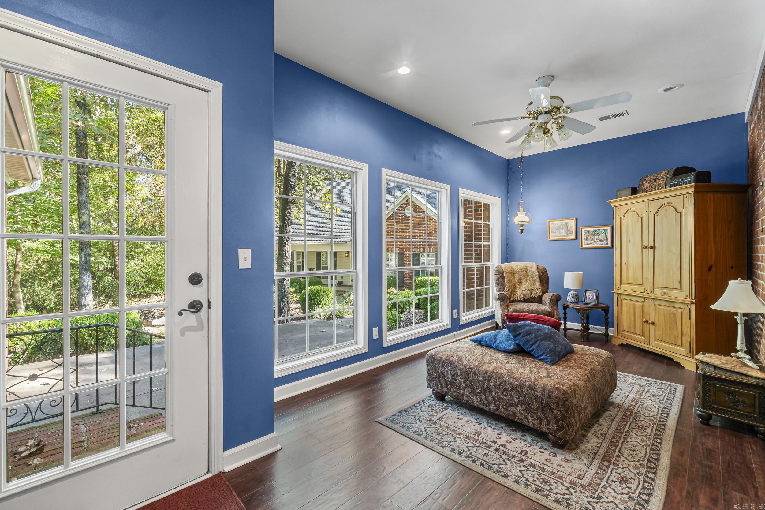 100 Deerwood Drive Property Photo 13