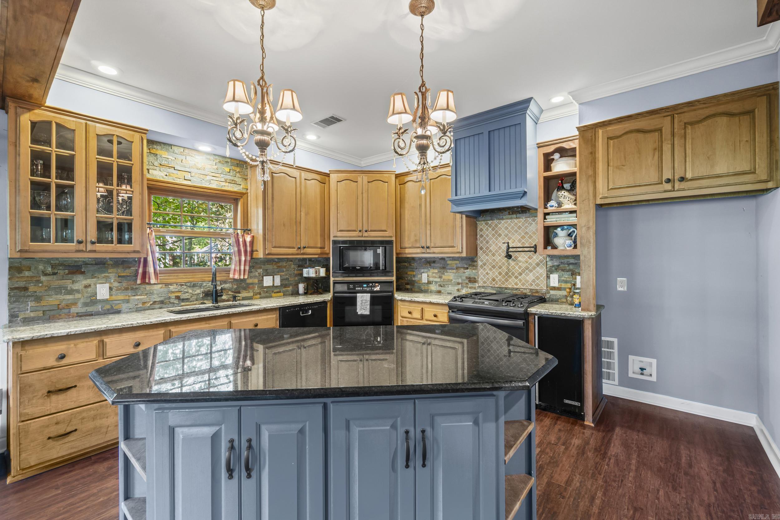 100 Deerwood Drive Property Photo 17